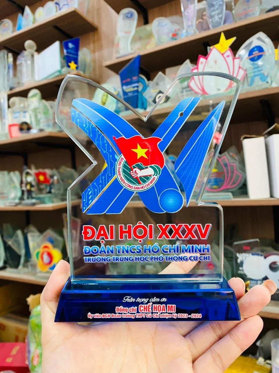 KỶ NIỆM CHƯƠNG CẮT THEO LOGO – THEO MẪU THIẾT KẾ RIÊNG 15 5 z6871824339349 3d8061d4b62d4bfd722a013f8e1d1175