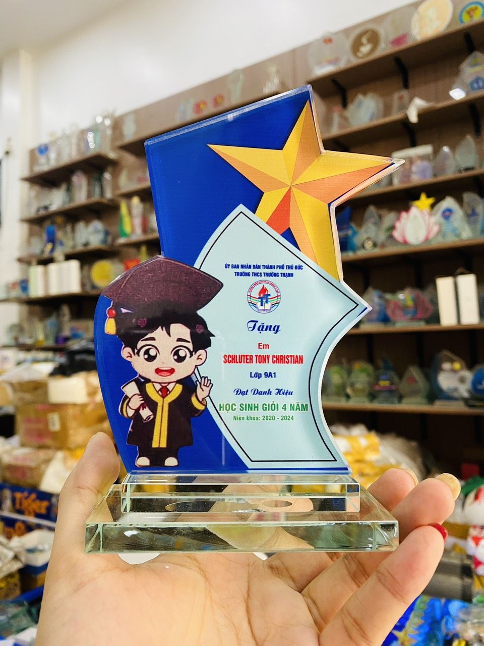 KỶ NIỆM CHƯƠNG CẮT THEO LOGO – THEO MẪU THIẾT KẾ RIÊNG 14 6 z6871824365831 63e2663f424323259f2b8f9d4bead92a