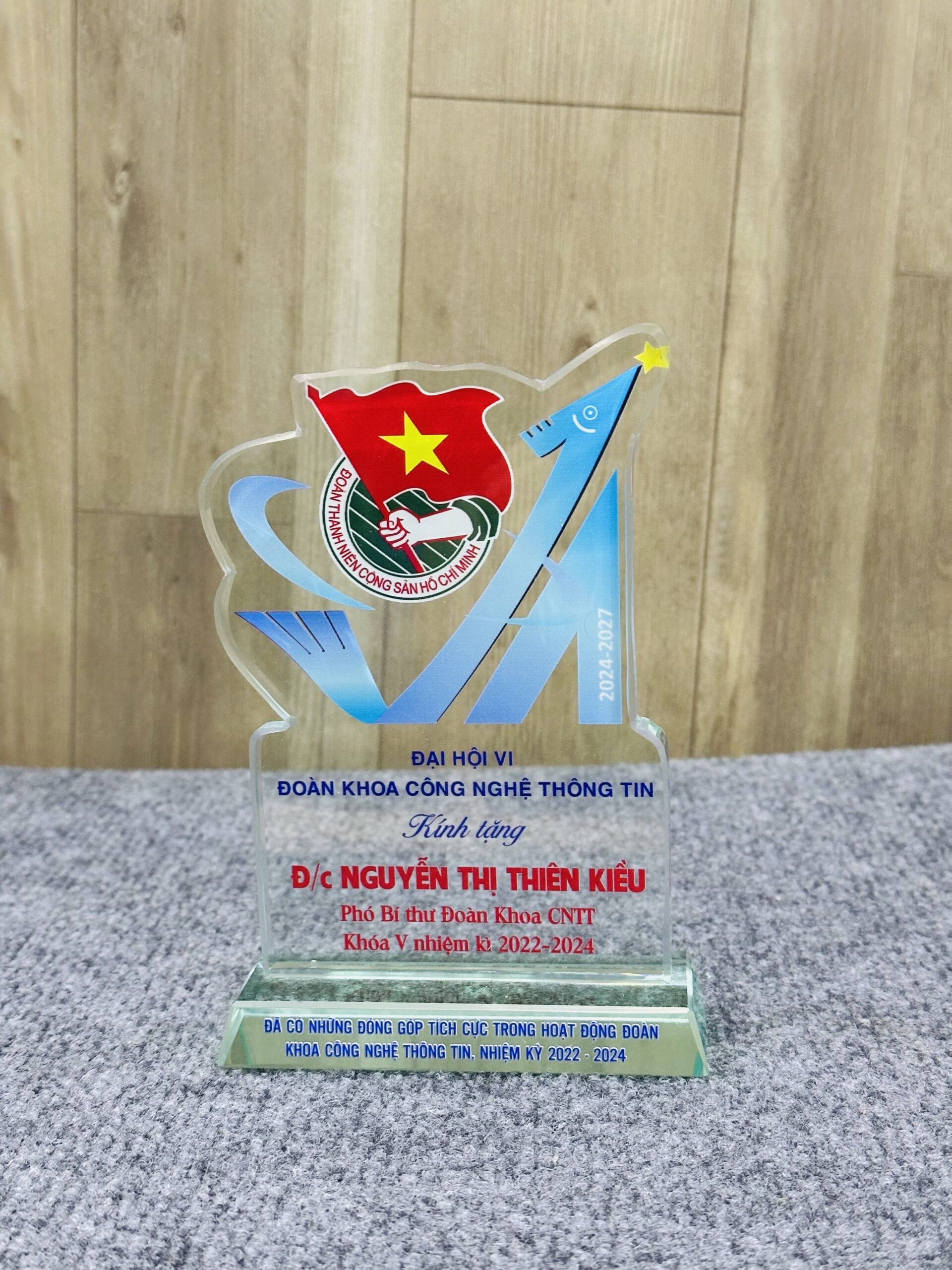 KỶ NIỆM CHƯƠNG CẮT THEO LOGO – THEO MẪU THIẾT KẾ RIÊNG 02 6 z6871824435032 f206e5ed1f970c4fb6c68a5738bf2ad1 scaled