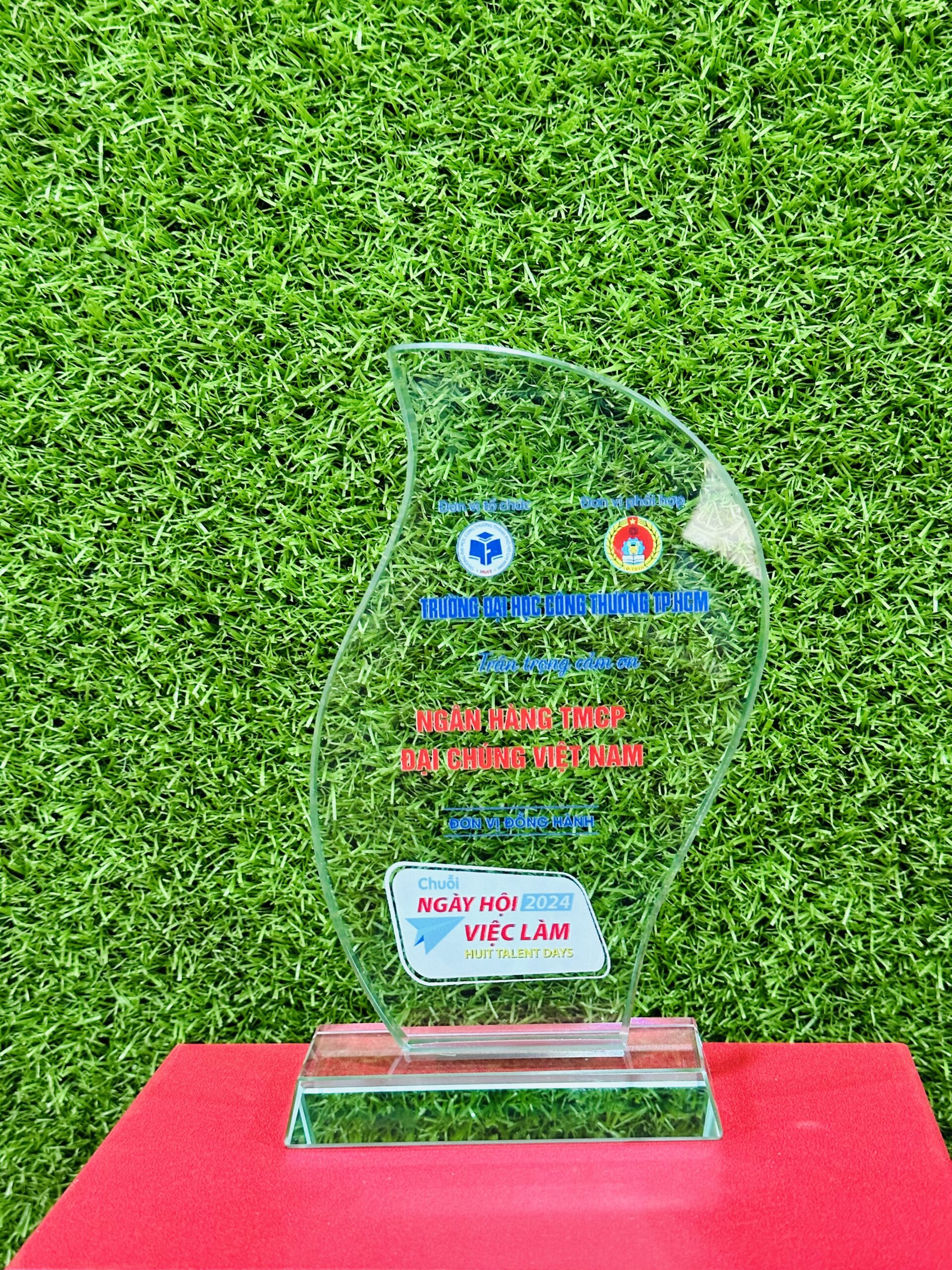 KỶ NIỆM CHƯƠNG CẮT THEO LOGO – THEO MẪU THIẾT KẾ RIÊNG 04 2 z6871828986429 7254a495dc91c1ba9857c11be4aef0b2 scaled