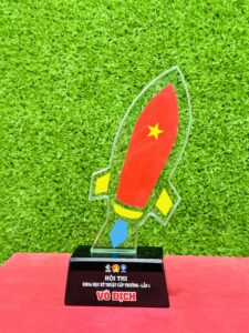 KỶ NIỆM CHƯƠNG CẮT THEO LOGO – THEO MẪU THIẾT KẾ RIÊNG 04 12 z6871828991046 5016495ffaa8425d1c14ae571c625930