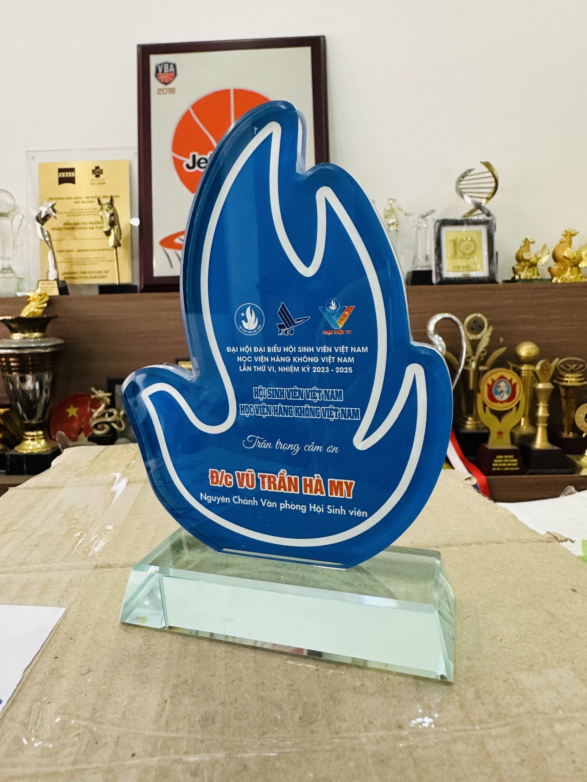 KỶ NIỆM CHƯƠNG CẮT THEO LOGO – THEO MẪU THIẾT KẾ RIÊNG 07 3 z6871829010949 2cf8f16376255b129d1100a7ef9b98df scaled