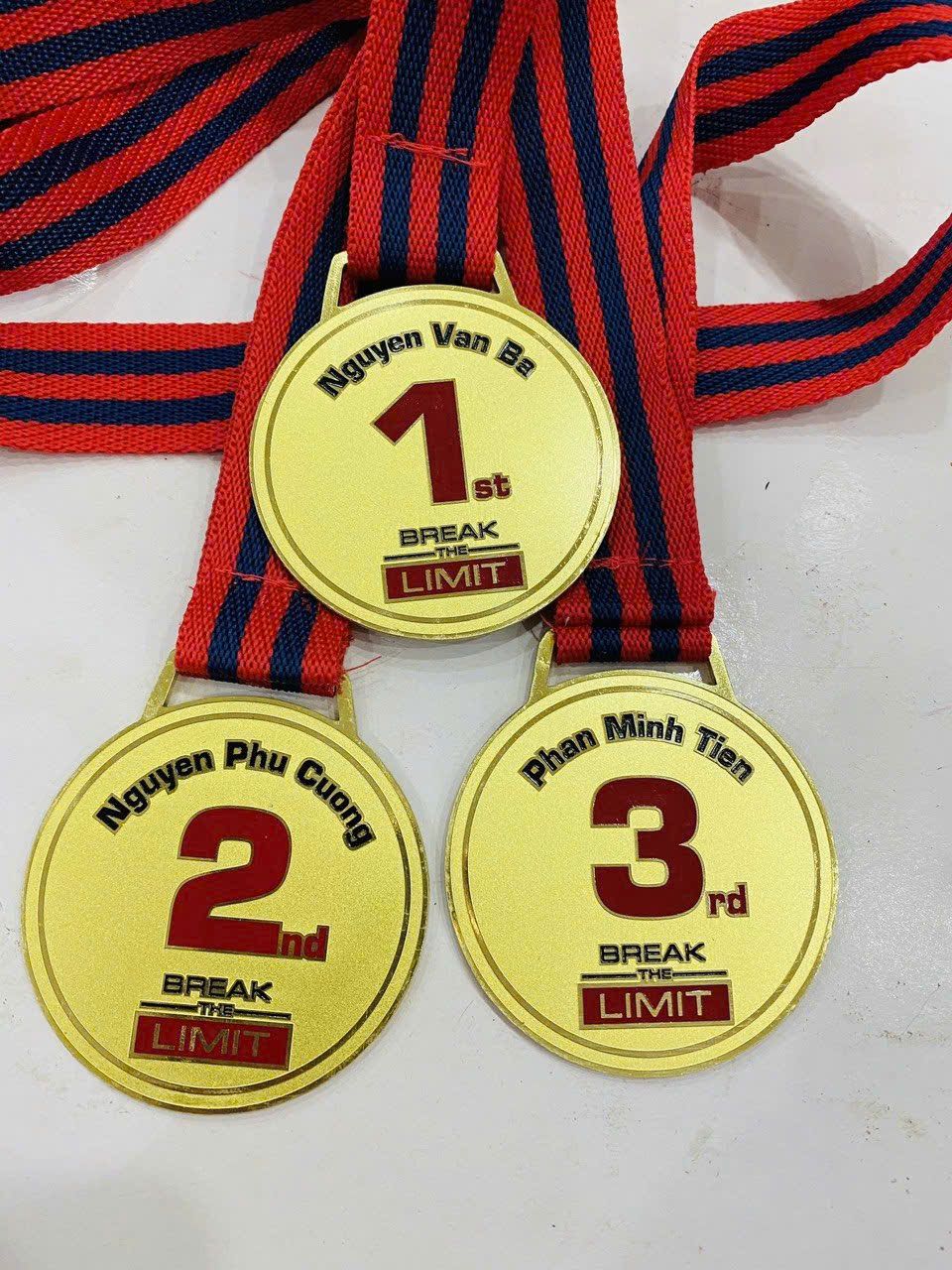 HUY CHƯƠNG ĂN MÒN 04 4 z6875329168406 9cbc03afd1ef69bf22f4b0ab473ab324