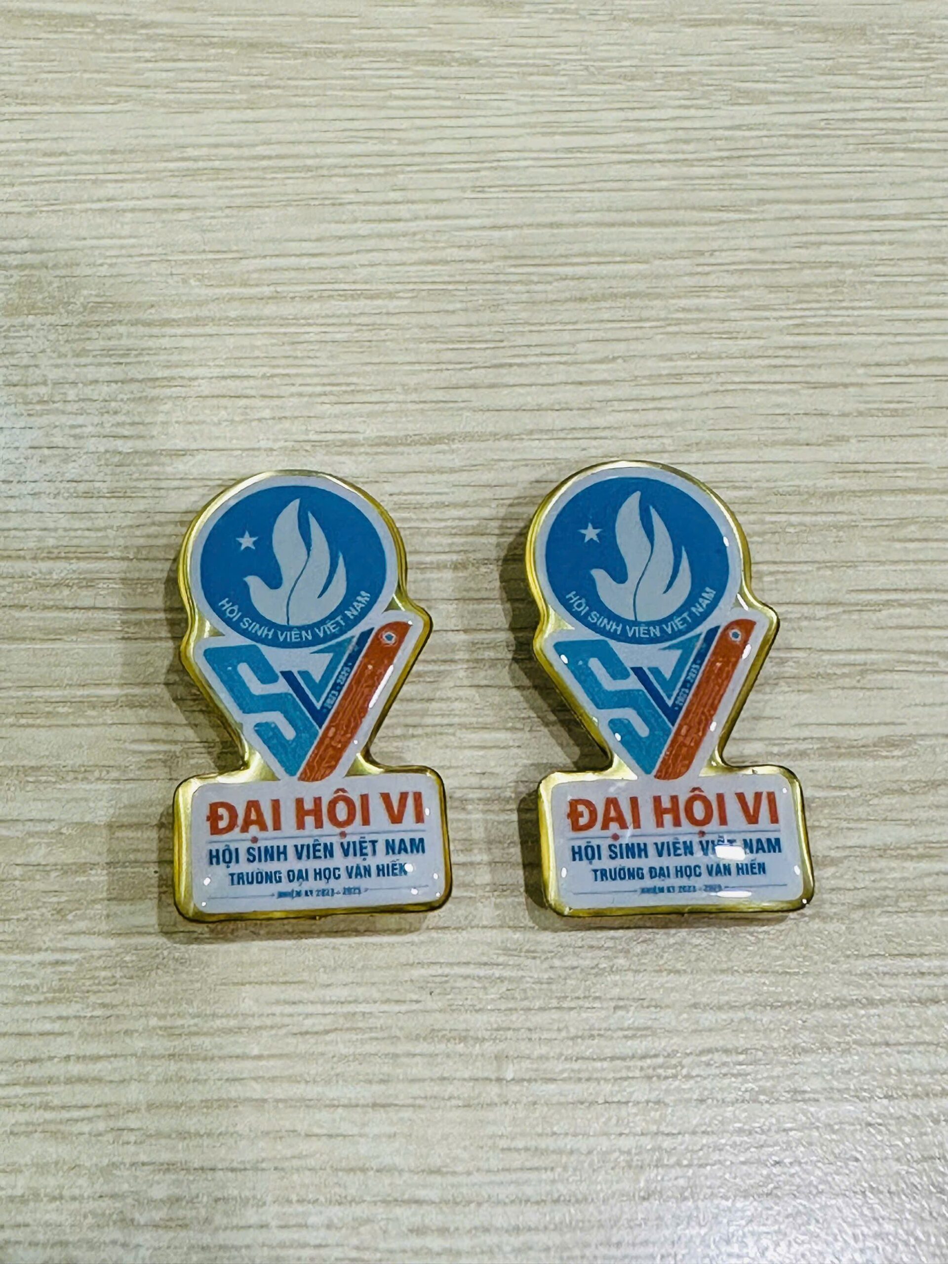 HUY HIỆU SẢN XUẤT THEO YÊU CẦU 13 3 z6943526801776 ee2439b78b0a13b86ececefcbe8db34c scaled