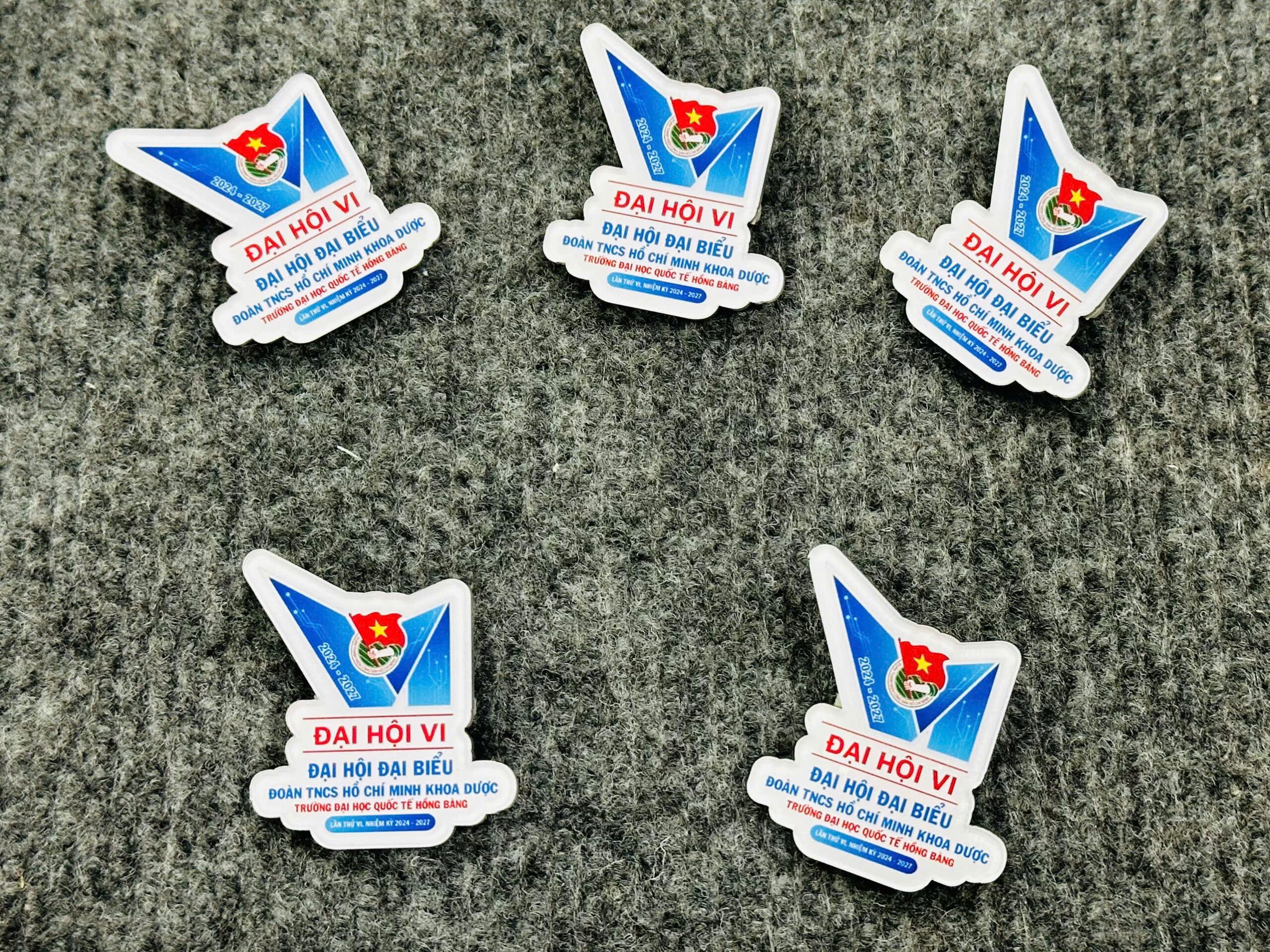 HUY HIỆU SẢN XUẤT THEO YÊU CẦU 16 2 z6943527381510 4edb977a06fc74127cfb07320b858058 scaled