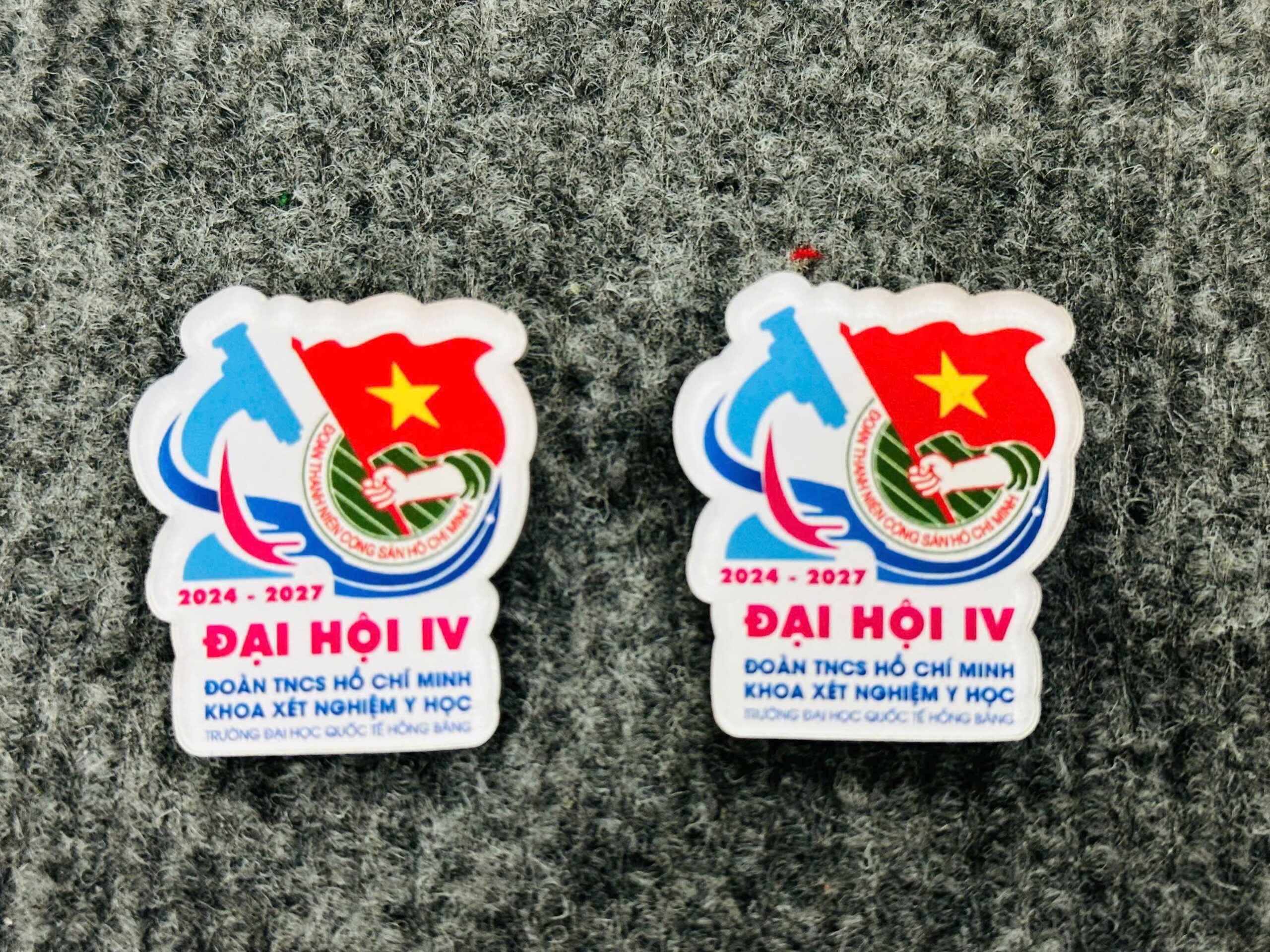 HUY HIỆU SẢN XUẤT THEO YÊU CẦU 17 4 z6943527466195 308387e74a7760d3a2ebf5bb1c535da8 scaled