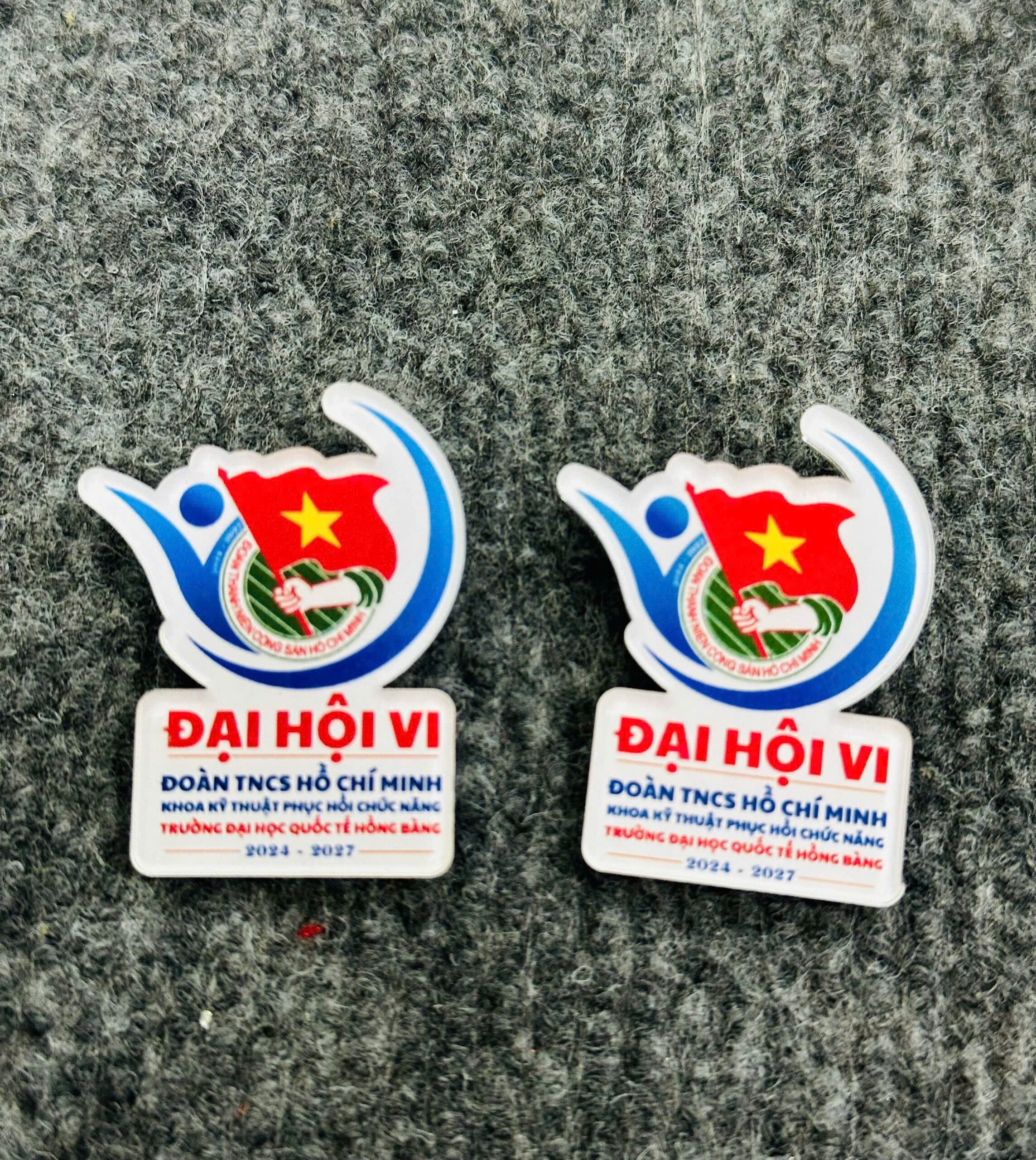 HUY HIỆU SẢN XUẤT THEO YÊU CẦU 17 3 z6943527499730 3e07c34466eeb7c450b230b4cf3f95f5 scaled