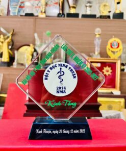 KỶ NIỆM CHƯƠNG THỦY TINH 13 7 2