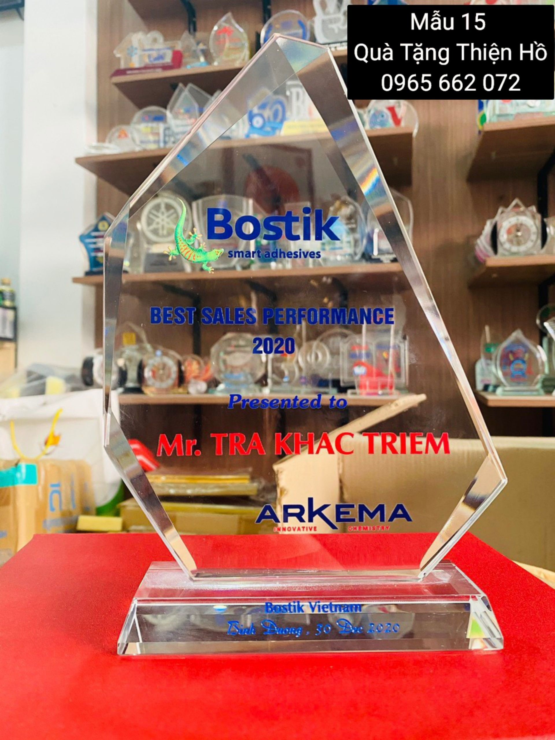 KỶ NIỆM CHƯƠNG THỦY TINH 08 4 20