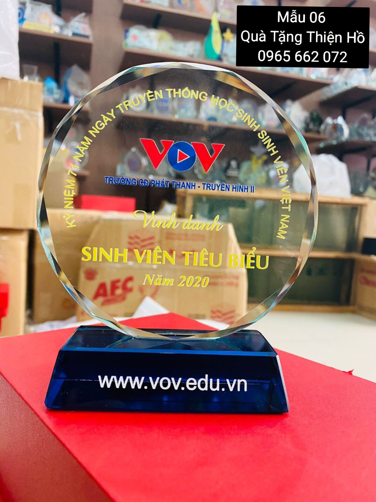 KỶ NIỆM CHƯƠNG THỦY TINH 06 3 30