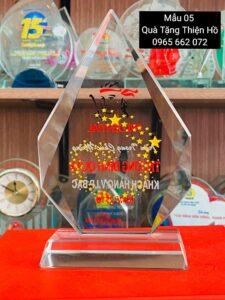 KỶ NIỆM CHƯƠNG THỦY TINH 06 8 32