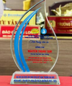 KỶ NIỆM CHƯƠNG THỦY TINH 12 7 5