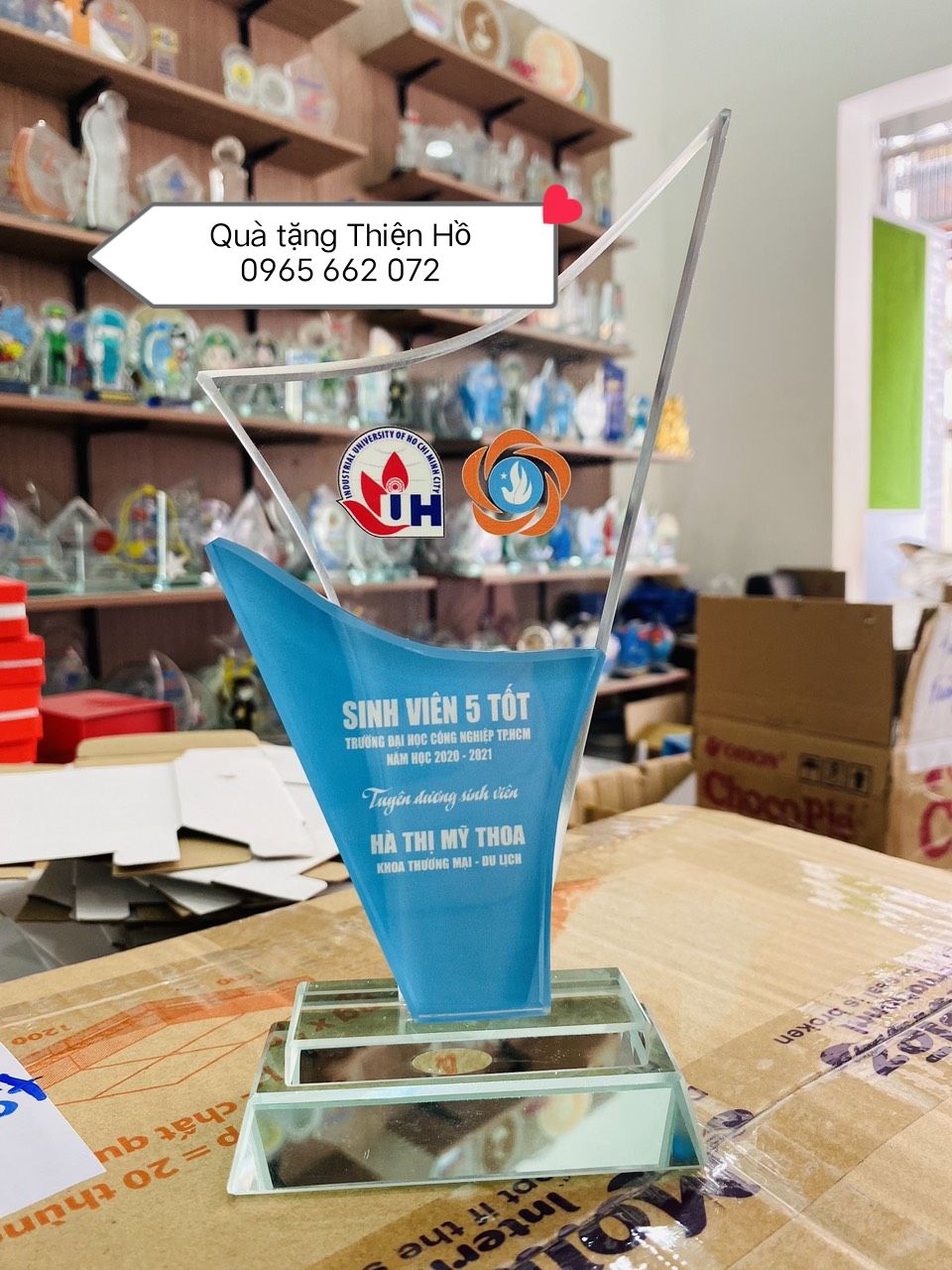 KỶ NIỆM CHƯƠNG THỦY TINH 12 3 5c15aa3743768728de6722