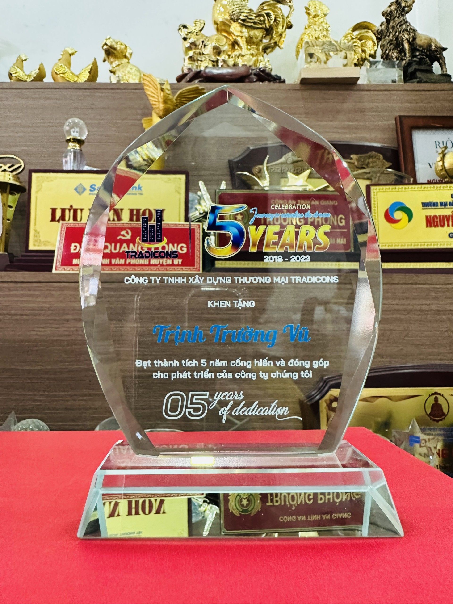 KỶ NIỆM CHƯƠNG THỦY TINH 12 2 6