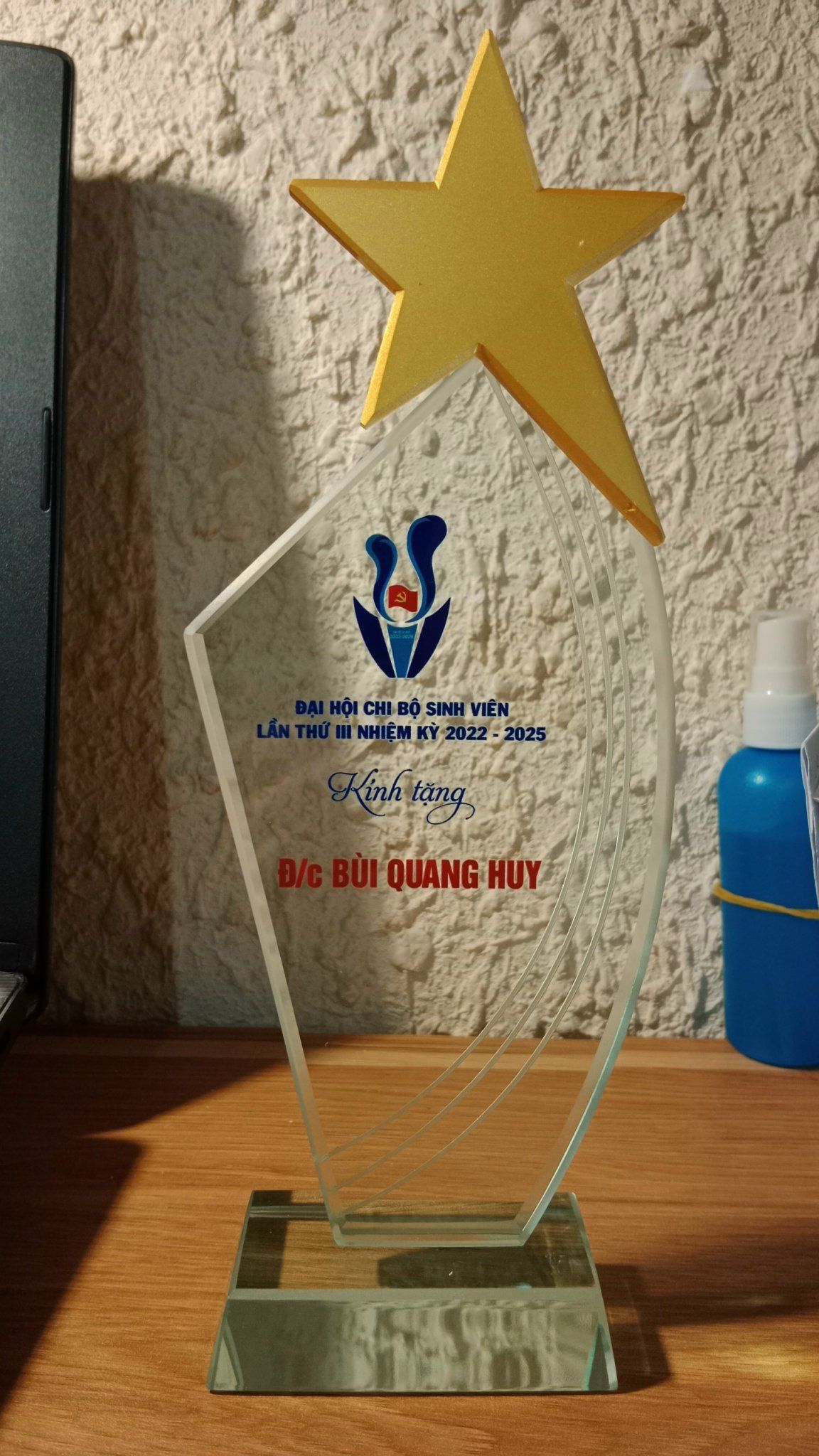 KỶ NIỆM CHƯƠNG THỦY TINH 11 4 8bc82b0cc94d0d13545c94 Copy