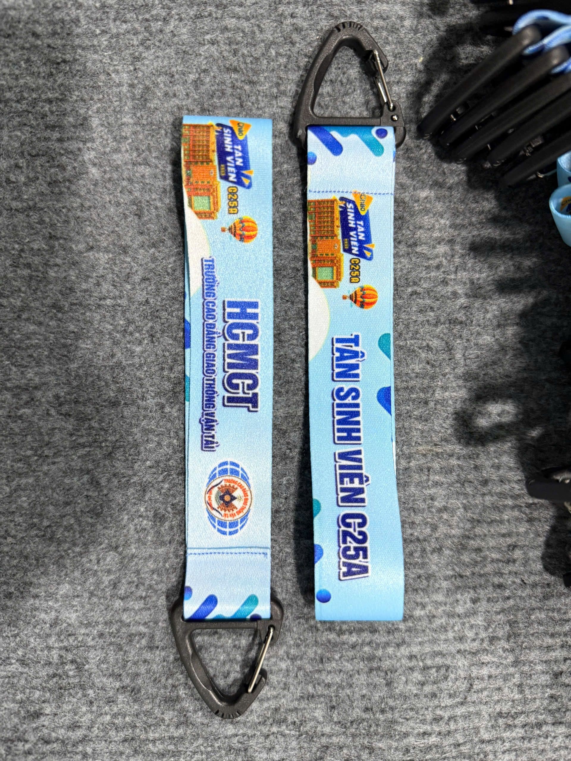 DÂY MÓC KHOÁ 09 3 Móc khoá vải kết hợp móc dây đeo điện thoại