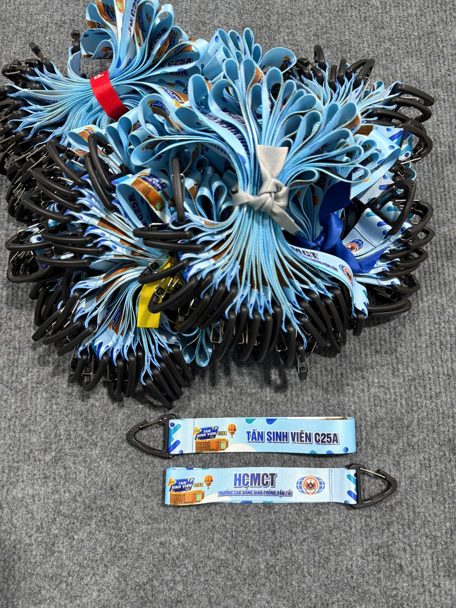 DÂY MÓC KHOÁ 09 2 Móc khoá vải kết hợp móc dây đeo điện thoại