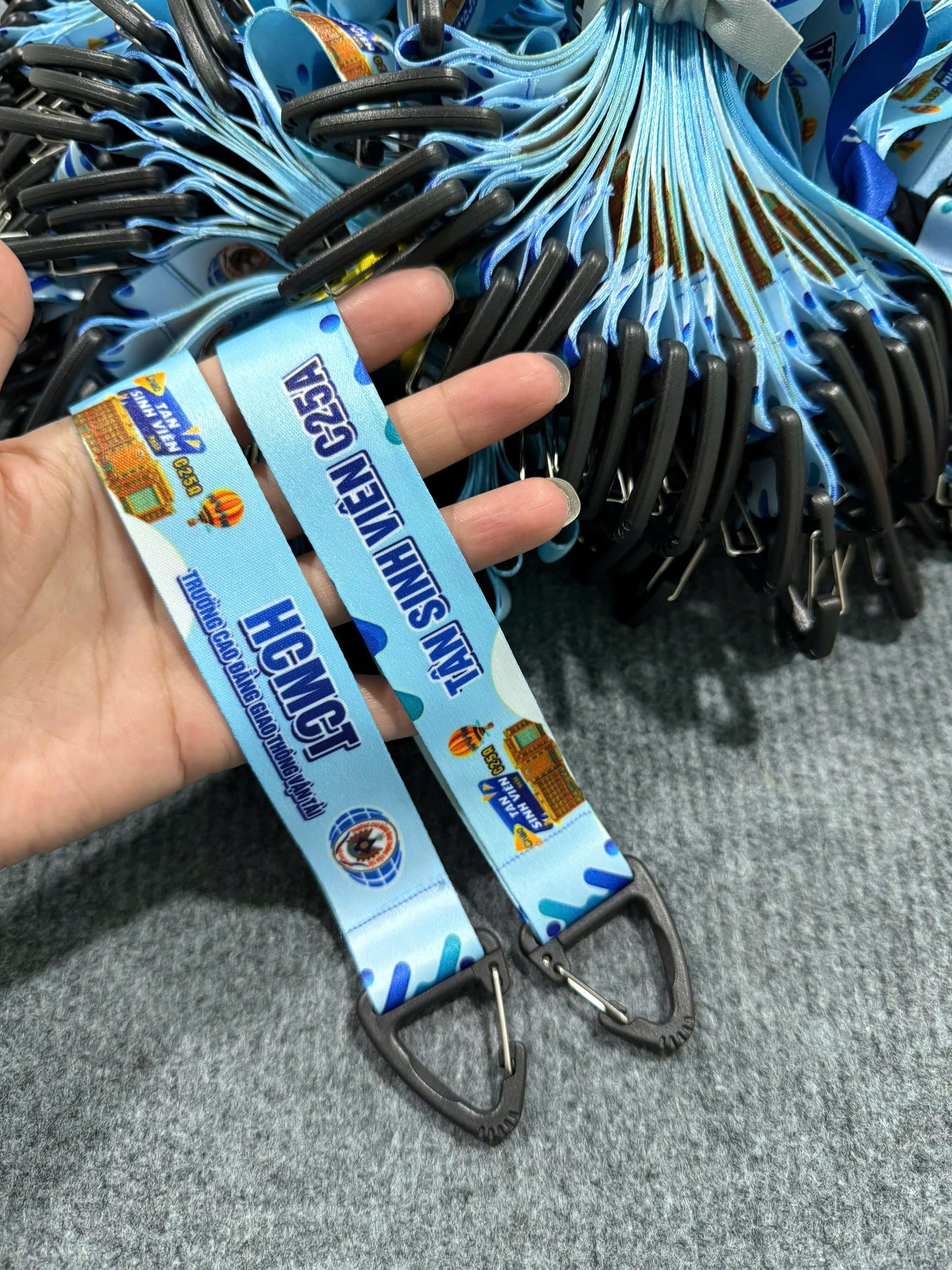 DÂY MÓC KHOÁ 09 1 Móc khoá vải kết hợp móc dây đeo điện thoại