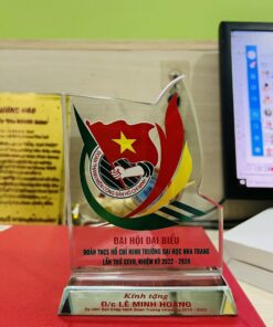 KỶ NIỆM CHƯƠNG THỦY TINH 03 5 daf298e37aa2befce7b357 Copy Copy