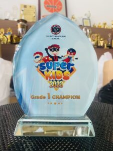 KỶ NIỆM CHƯƠNG THỦY TINH 02 8 z5217026086973 246b4623cdc754215694c1c03efb9a56