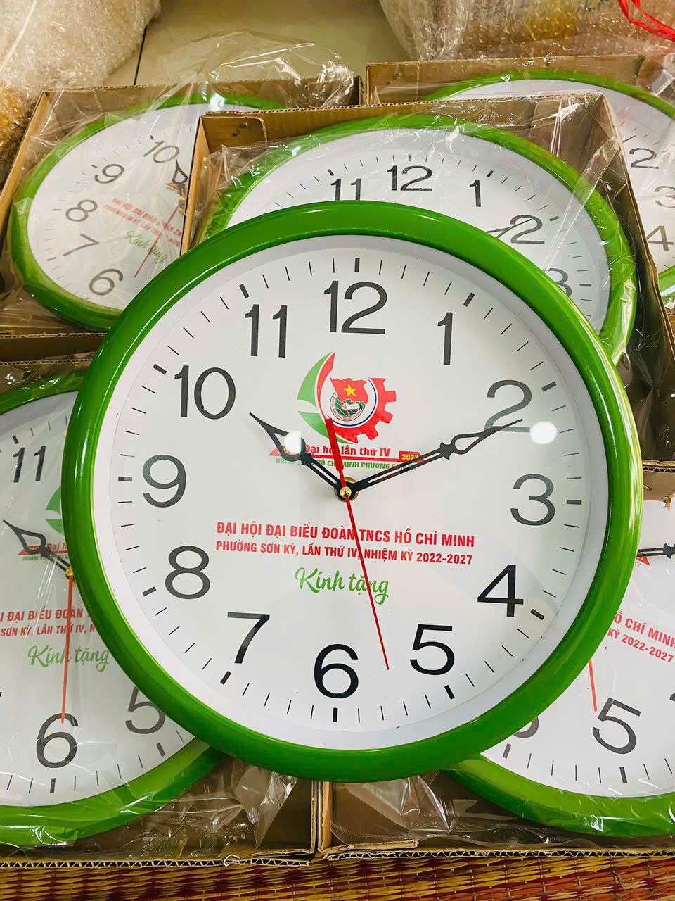 ĐỒNG HỒ 15 5 z6128604067920 d933ea96a332d2601c9992abaeeea6f81