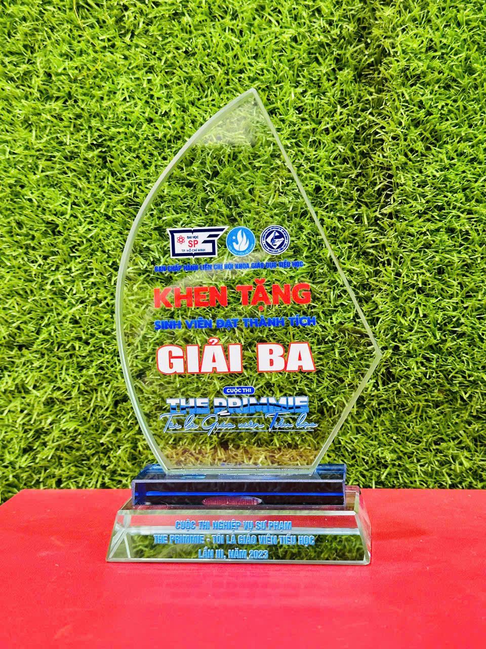 KỶ NIỆM CHƯƠNG PHA LÊ 12 1 z6152794362445 954eb8b9093a6a718362d3bd99a0f898