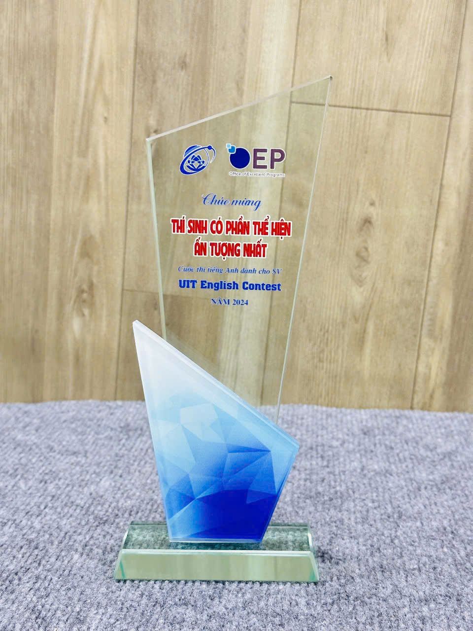 KỶ NIỆM CHƯƠNG PHA LÊ 11 3 z6152794444396 43808bc64968ebf3115ac9e09adf4976