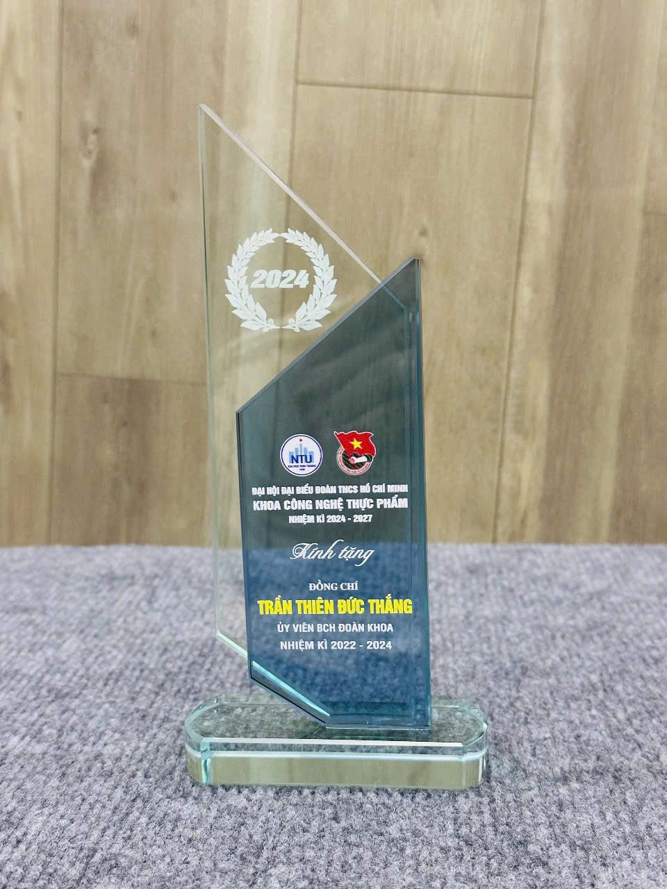 KỶ NIỆM CHƯƠNG PHA LÊ 11 2 z6152794444768 bcb9f01365f05f761489bf4e24999464