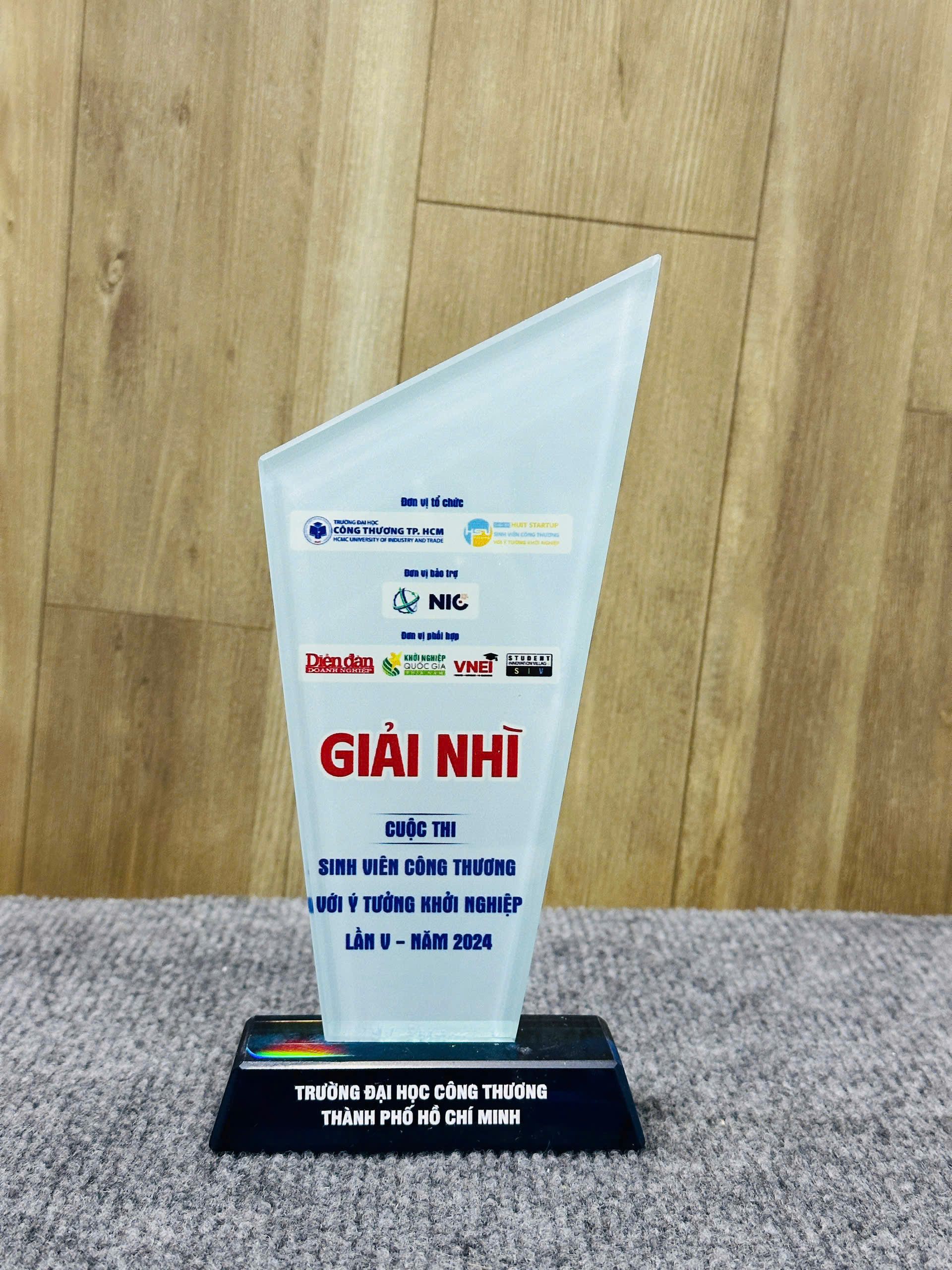 KỶ NIỆM CHƯƠNG PHA LÊ 16 4 z6160254921773 fd4dcadb5a1c83fad423770163aa1e94