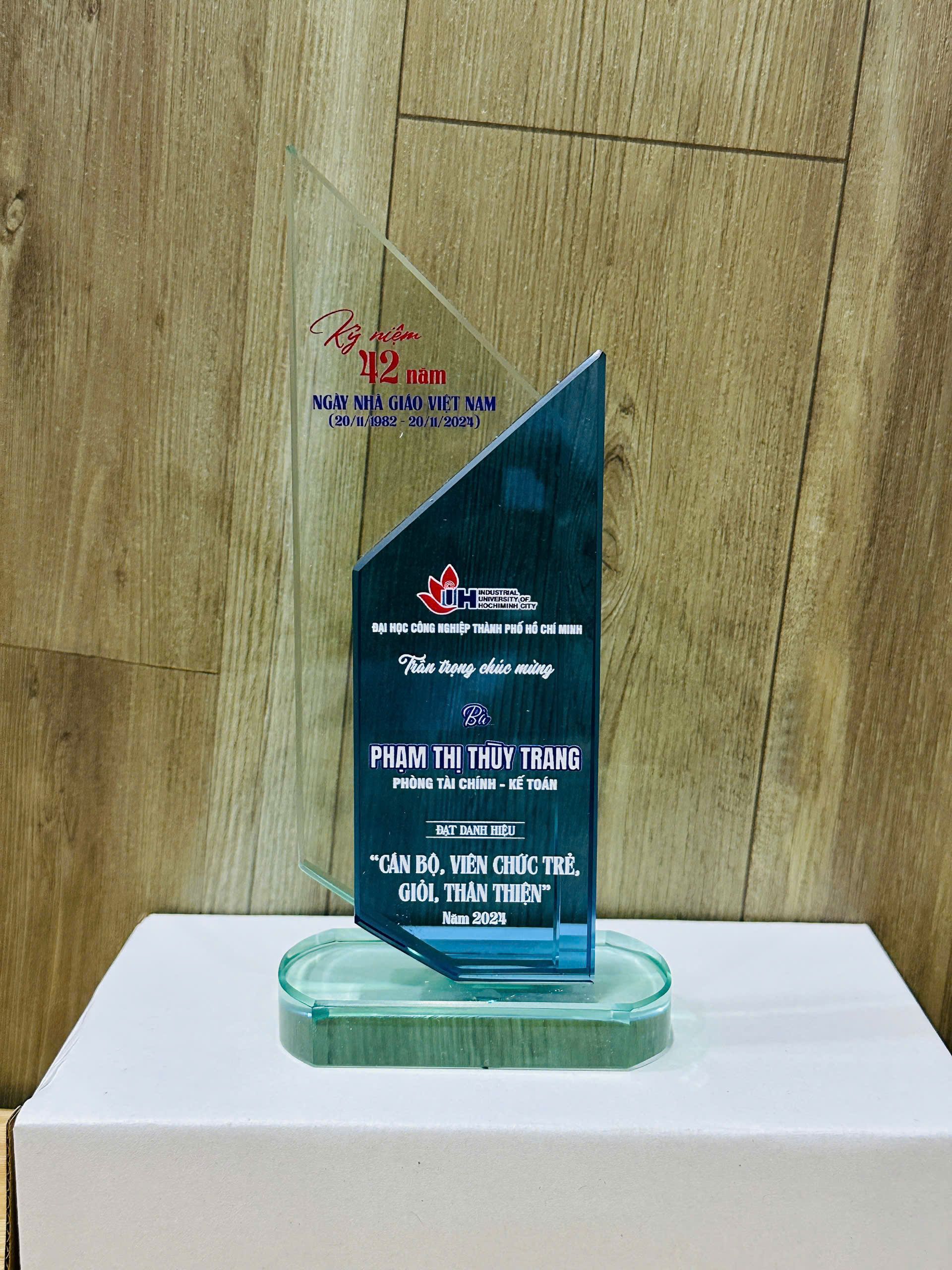 KỶ NIỆM CHƯƠNG PHA LÊ 07 2 z6173283325260 e5d6385a3236d689fff17537cc1dc84b