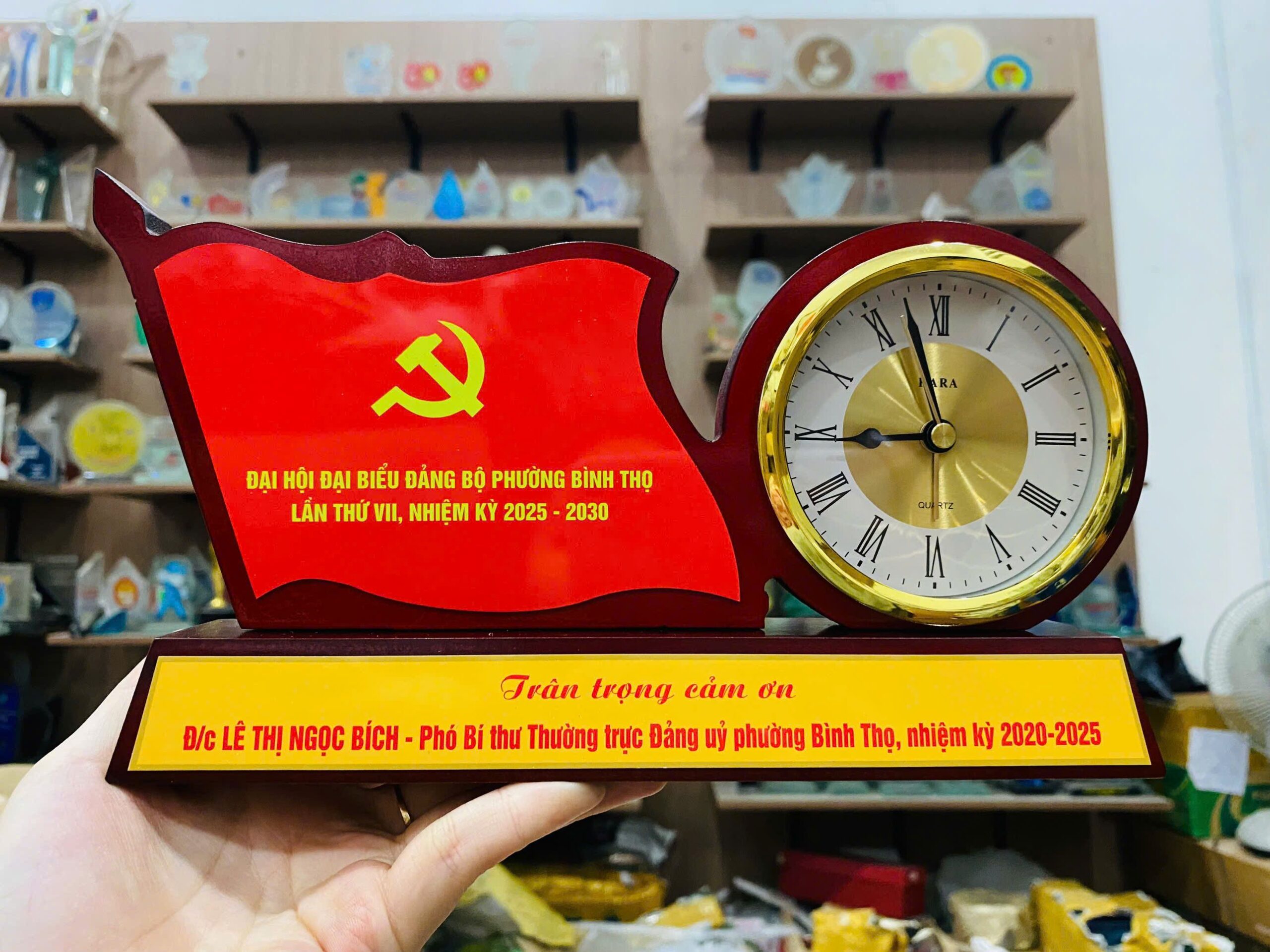 ĐỒNG HỒ 12 2 z6407763798410 f281cfac4aa694fae59c8d7cb0c324cc scaled