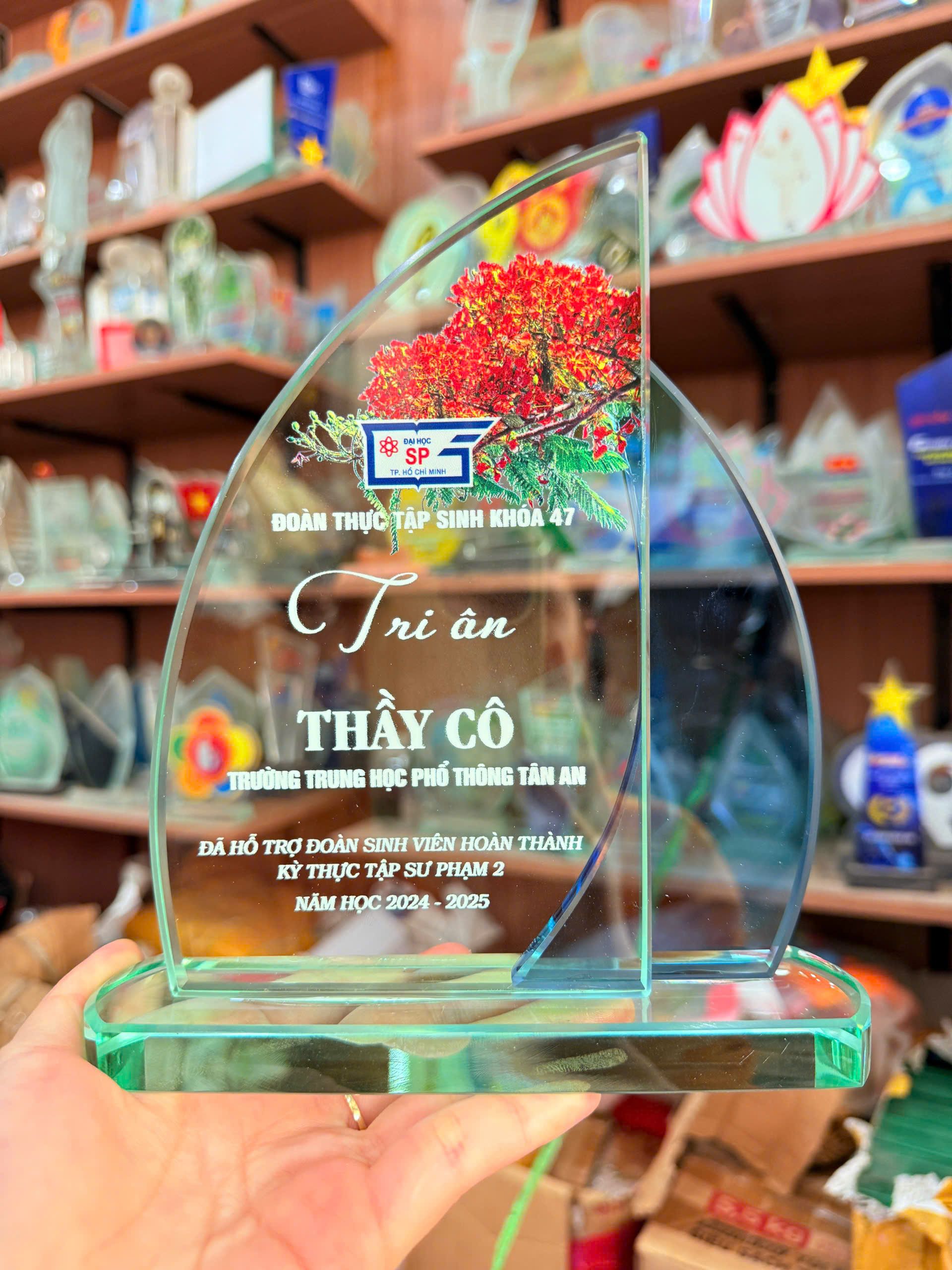 KỶ NIỆM CHƯƠNG PHA LÊ 09 4 z6627180778827 fe0bd055cff814d82de571322befe2e1 1