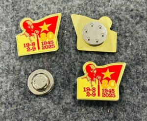 Khách muốn đặt hàng huy hiệu cắt theo Logo thì cần làm gì? 3 Mẫu huy hiệu ăn mòn đồng