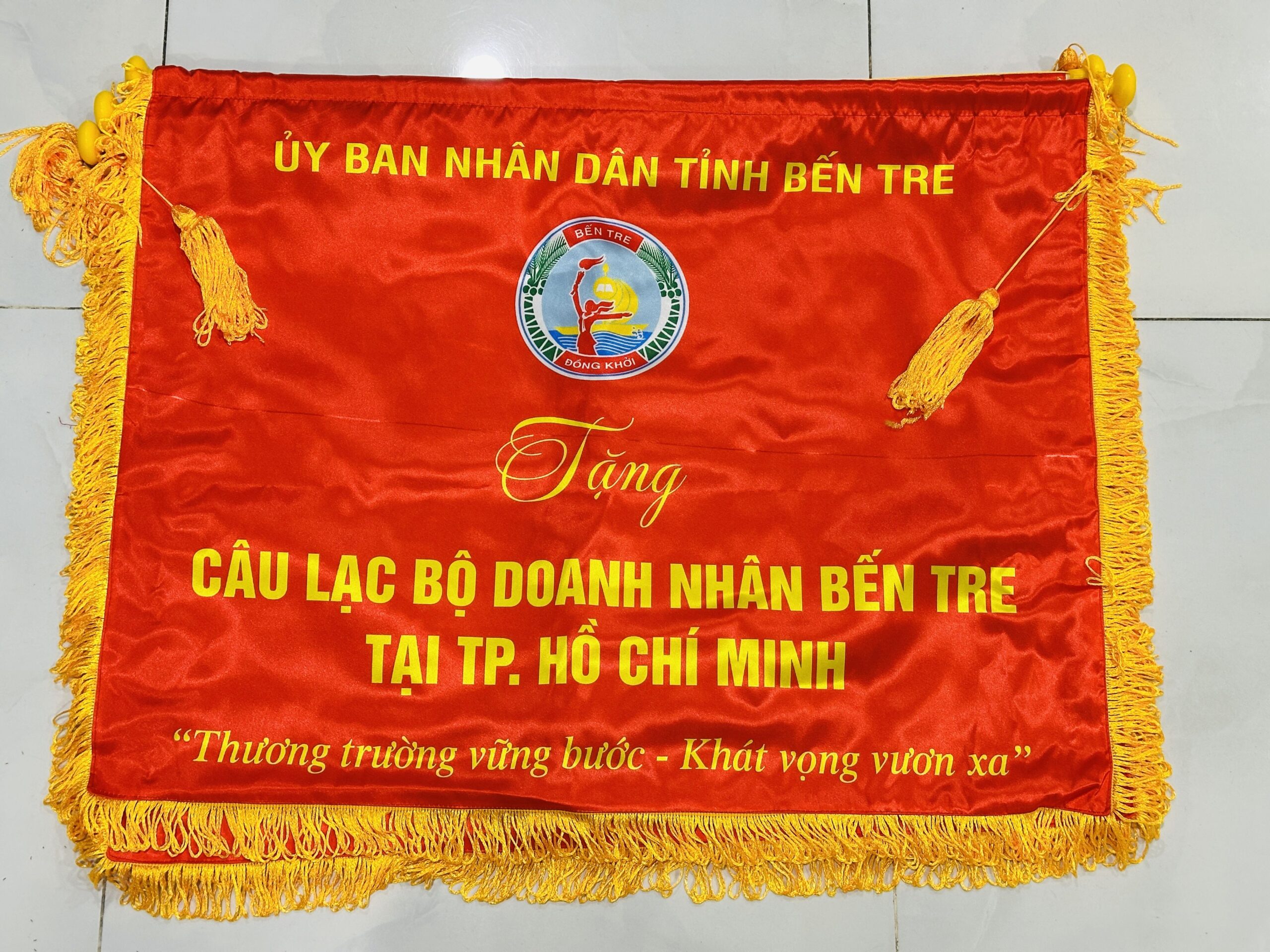 CỜ LƯU NIỆM 10 5 z6871660196221 fceba2112cf9ee927a88805764a27548 scaled