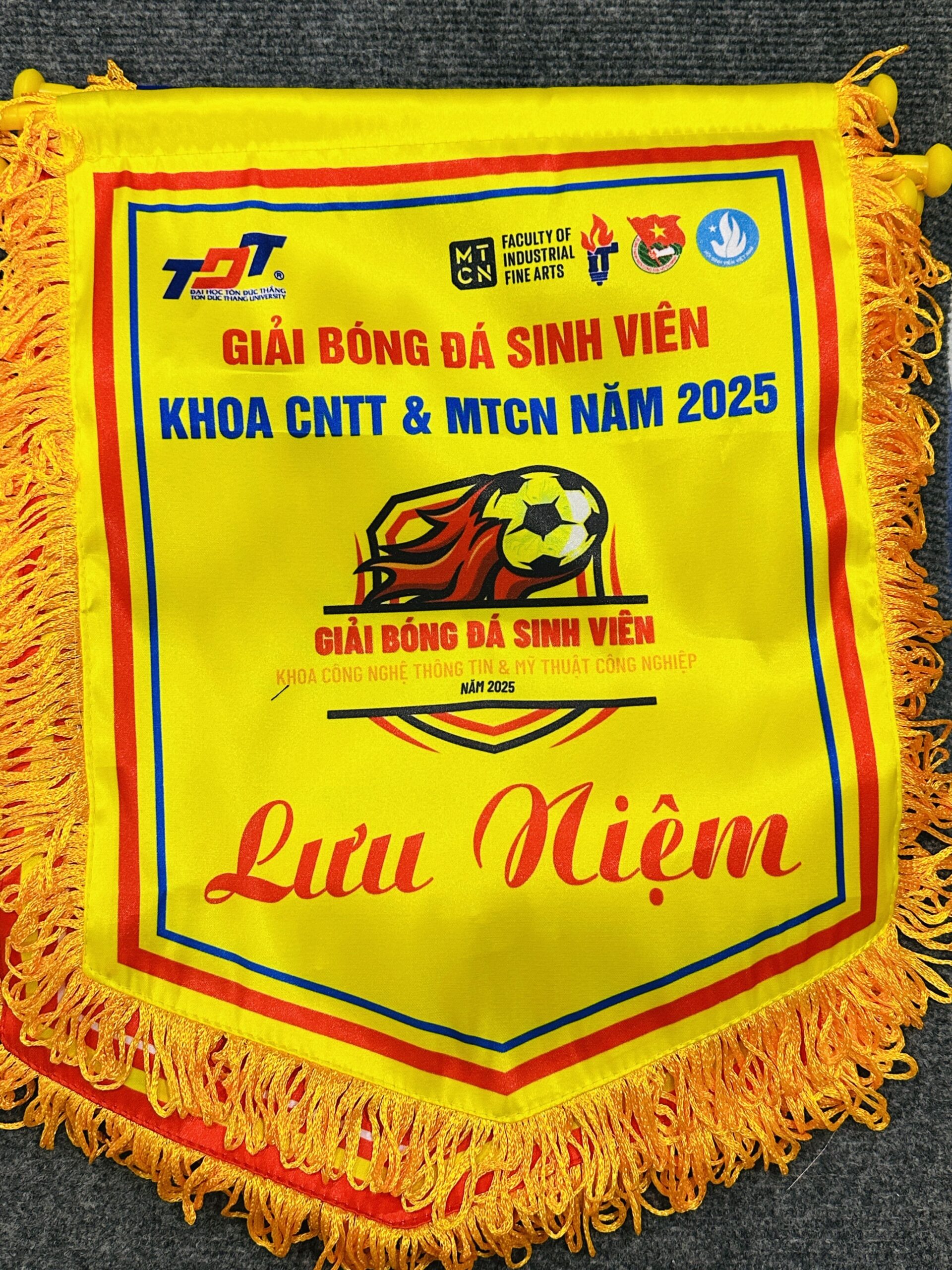 CỜ LƯU NIỆM 13 4 z6871660218684 b6da4e088e32e35547dfb0c8320b45b2 scaled