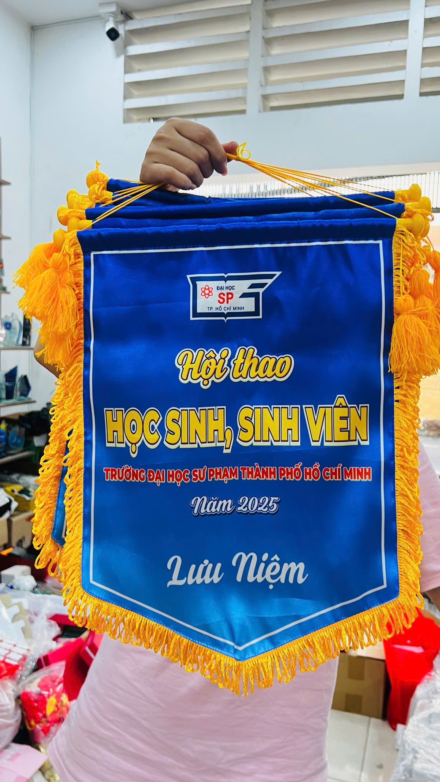 CỜ LƯU NIỆM 11 5 z6871660276594 3a98c1f5ab803c31fdcefd273f8455f6