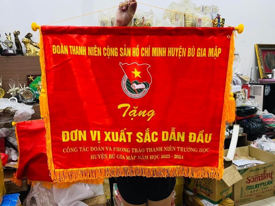 CỜ LƯU NIỆM 08 3 z6871660350959 83e5ccdab6716182b2c6f6cc8b72659f