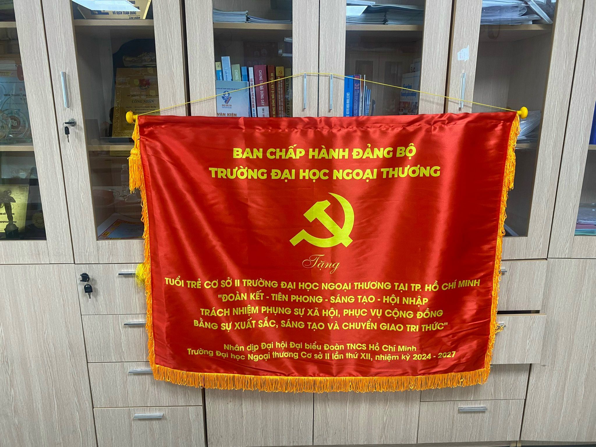 CỜ LƯU NIỆM 05 3 z6871660469260 c429a186ebe49dc39c869e68b7e1654b