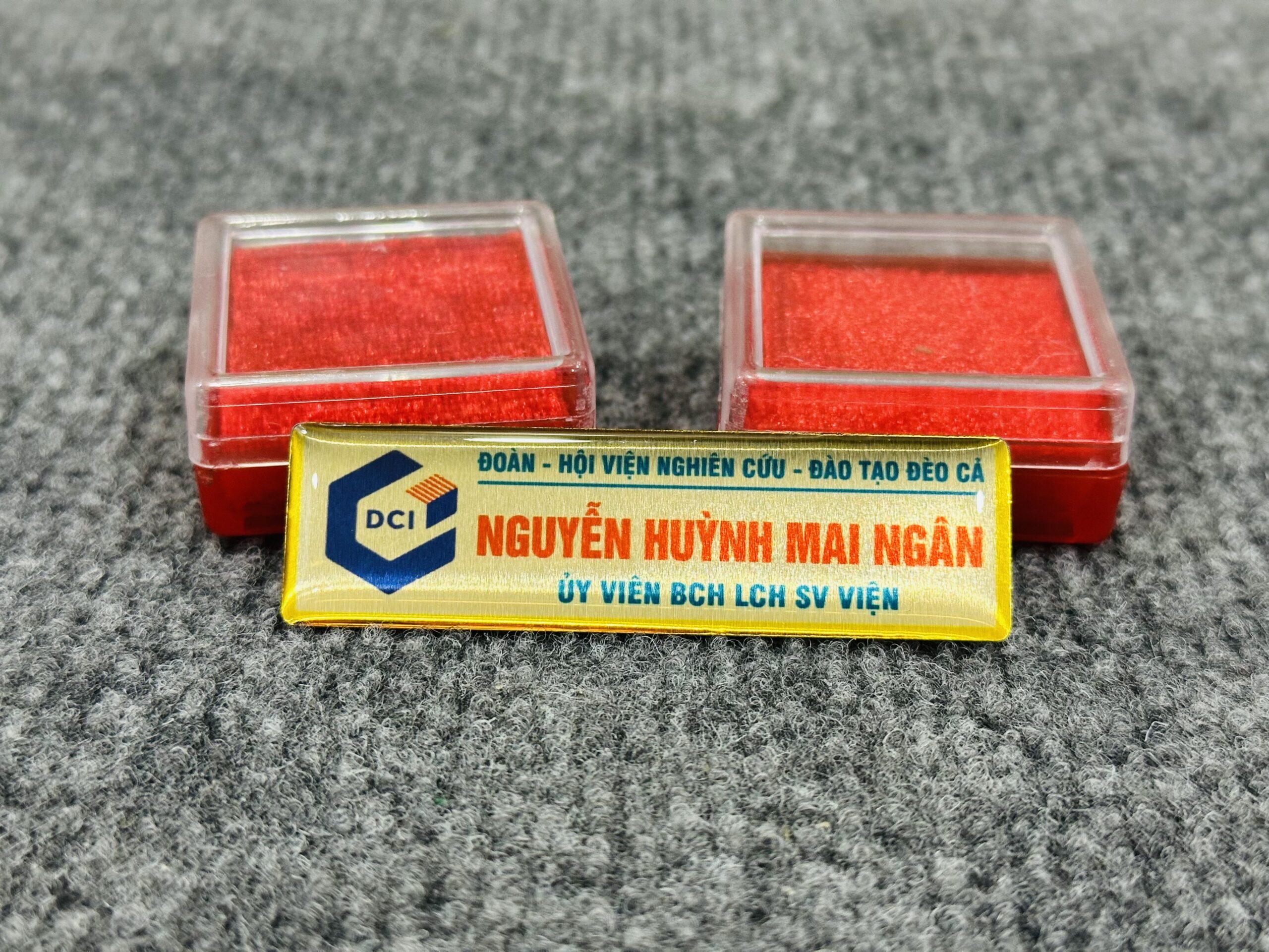 BẢNG TÊN CÀI ÁO IN 08 1 z6871668231314 66be5e421e001908781b41a9a0e33dd5 scaled