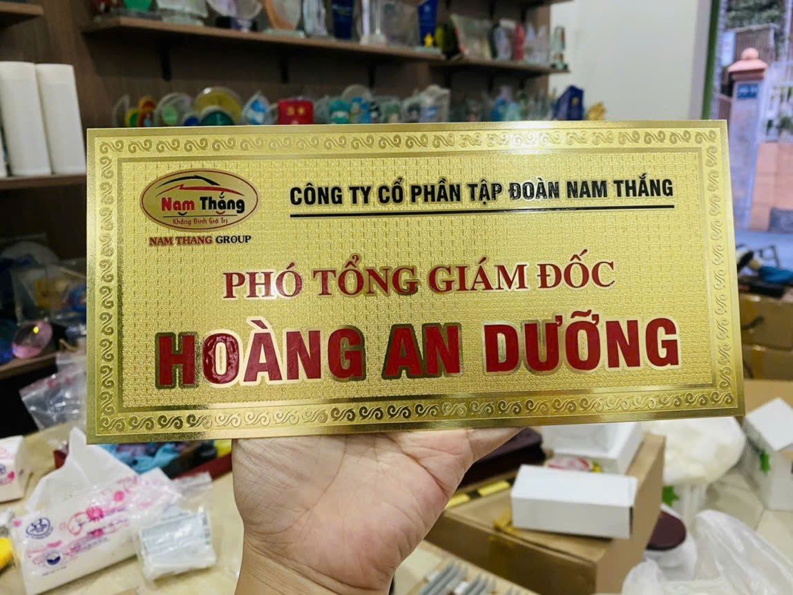 BẢNG CHỨC DANH ĐỂ BÀN 05 2 z6871684174367 e863816f09863253f4710724e8c16a4a