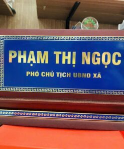 BẢNG CHỨC DANH ĐỂ BÀN 03 3 z6871684180738 c07caef566d450b02b2aae3ee25815fd