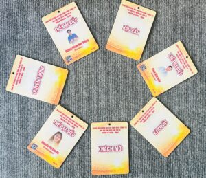 THẺ TÊN NHỰA 11 8 z6871725442193 1435b92006781e925181f8e8d3203a7c