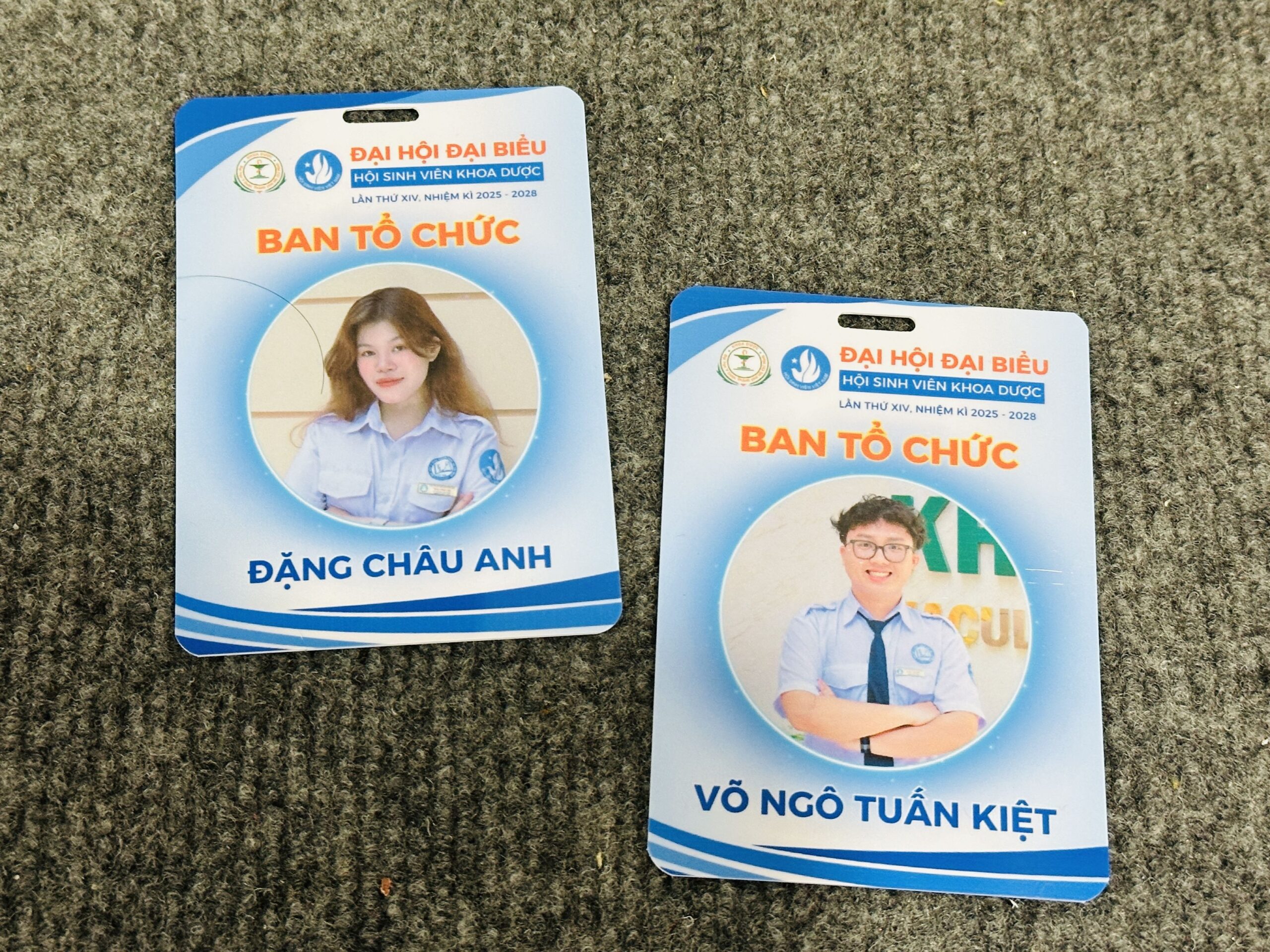 THẺ TÊN NHỰA 08 2 z6871725526671 e90a310f3775acec28e0b622d990ed64 scaled