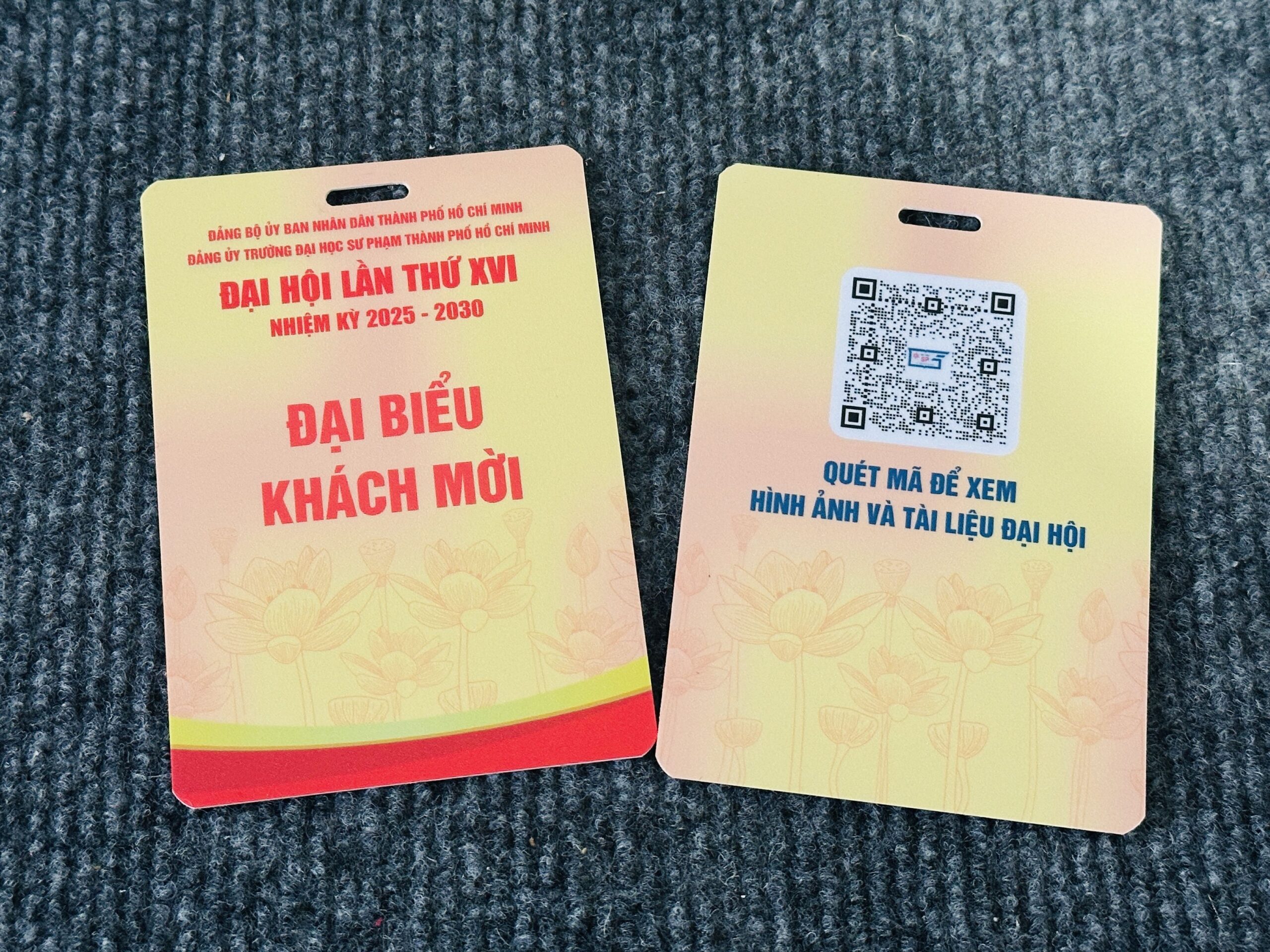 THẺ TÊN NHỰA 07 2 z6871725529112 814488172175cd8b85ac6c3a0f938737 scaled