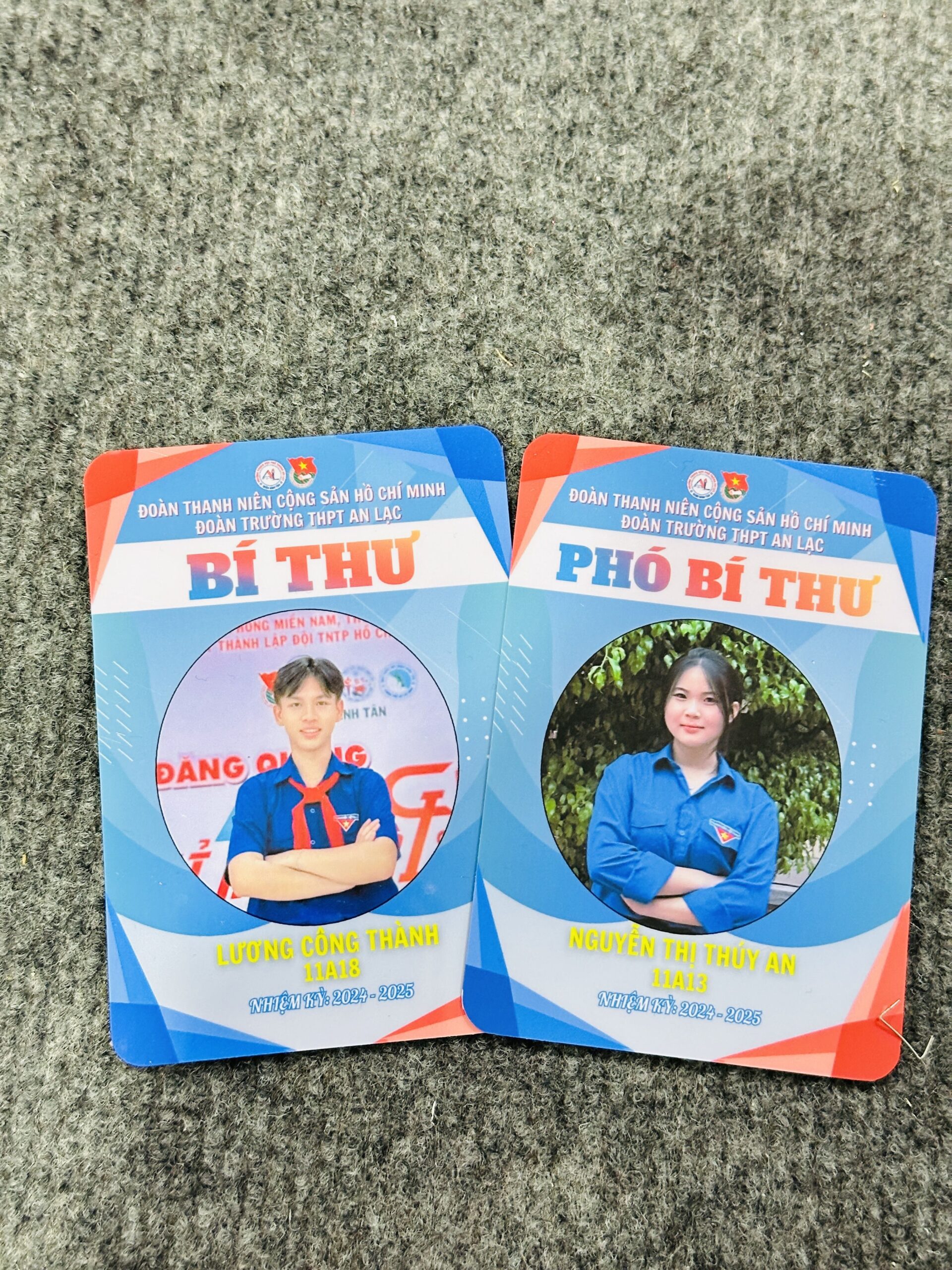 THẺ TÊN NHỰA 06 3 z6871725548743 ef0878b9a3d49f7bbd05df14e15f1978 scaled