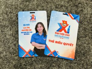 THẺ TÊN NHỰA 02 8 z6871725677114 507ccce1a12a67bef0268386ae4f3046