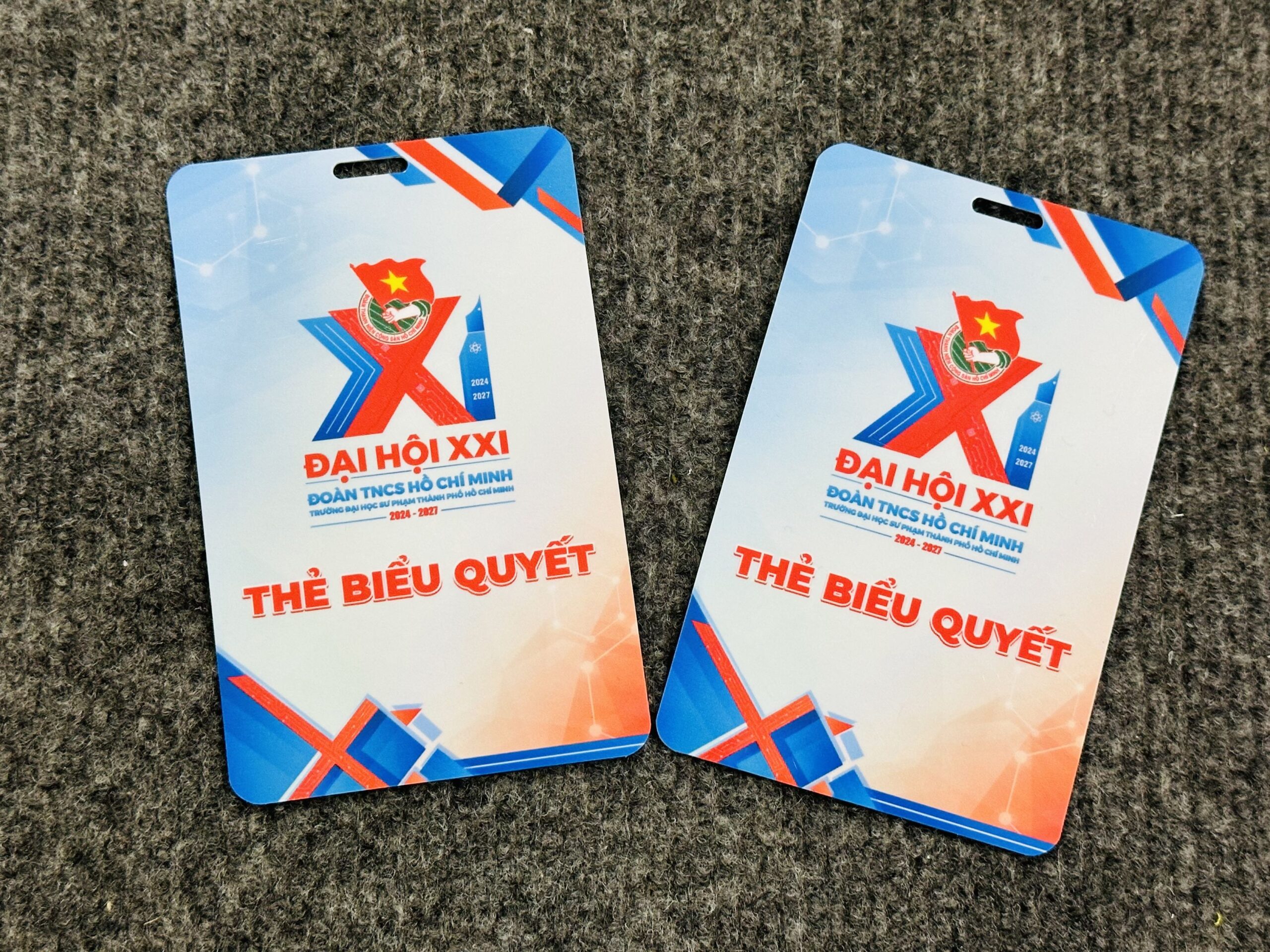 THẺ TÊN NHỰA 01 2 z6871725690283 09e3052f98fe9b64c23ebb57de709873 scaled