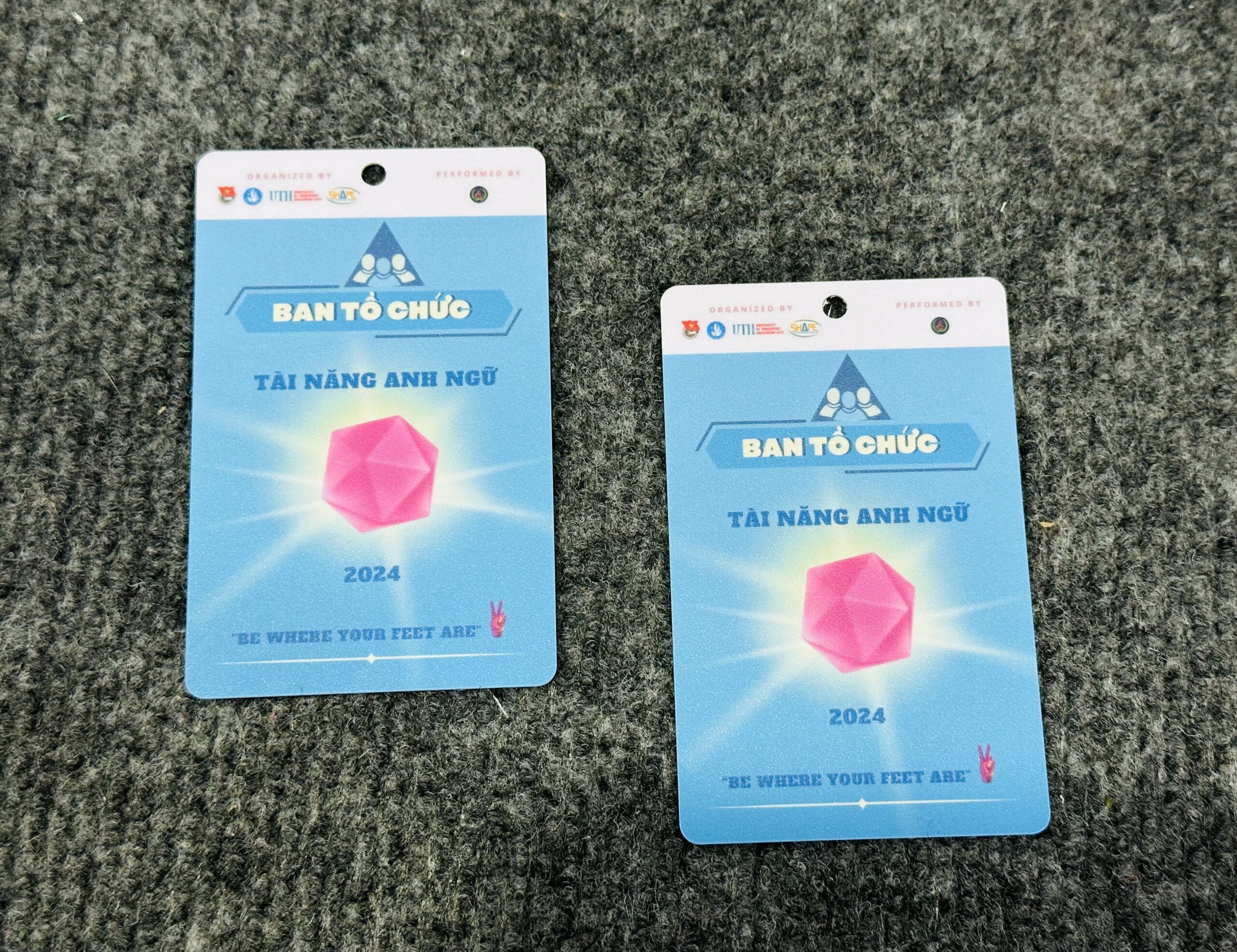 THẺ TÊN NHỰA 13 3 z6871725712331 c0b9b3302dfe6d4a6c65d0714de2fc39 scaled