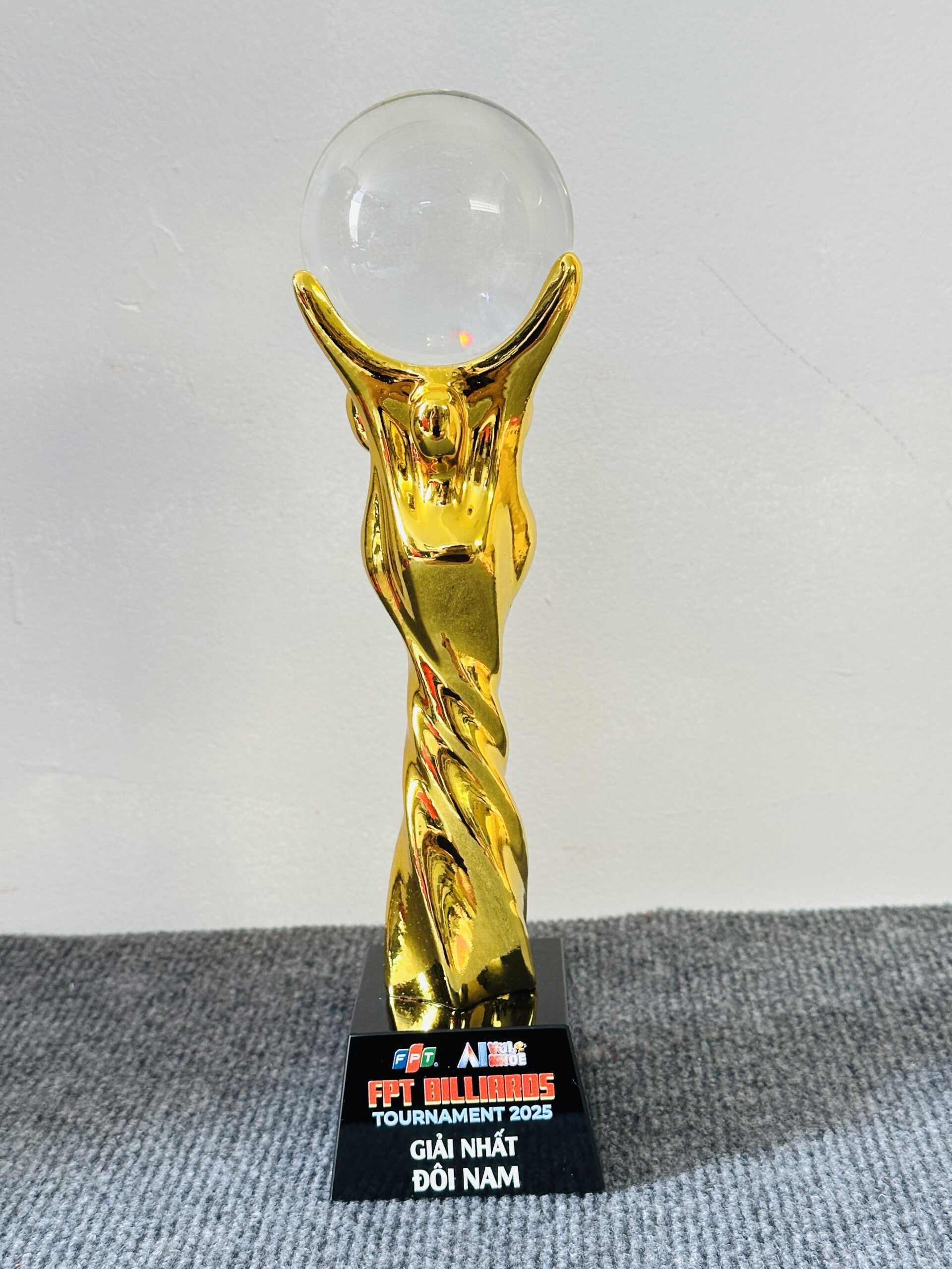 CÚP KIM LOẠI 03 4 z6871798887982 c92c5ae416ba3fe163e9349b78051184 scaled