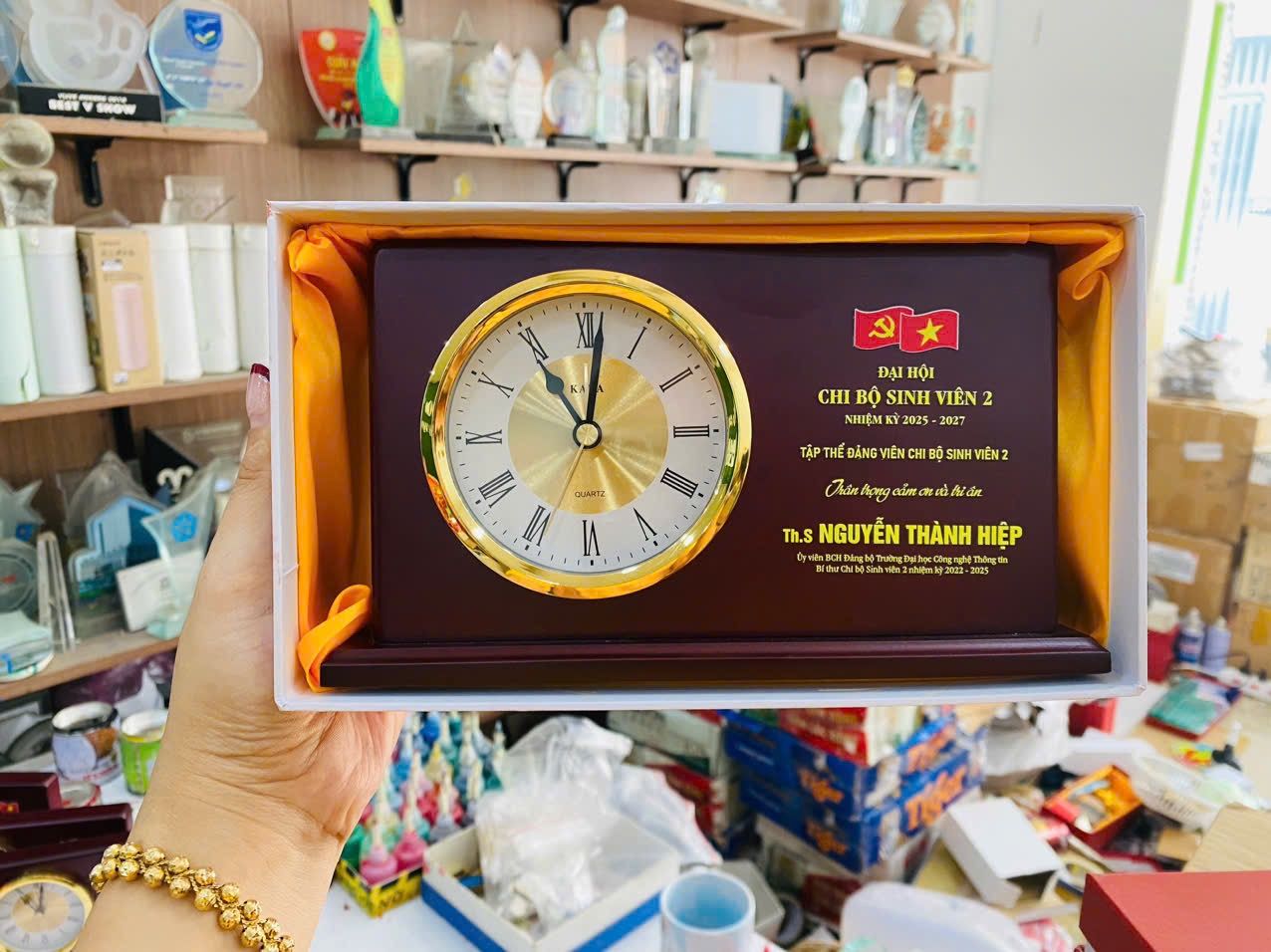 ĐỒNG HỒ 10 1 z6871840704423 824ac1b35a1519d373a5a39da542b6a6